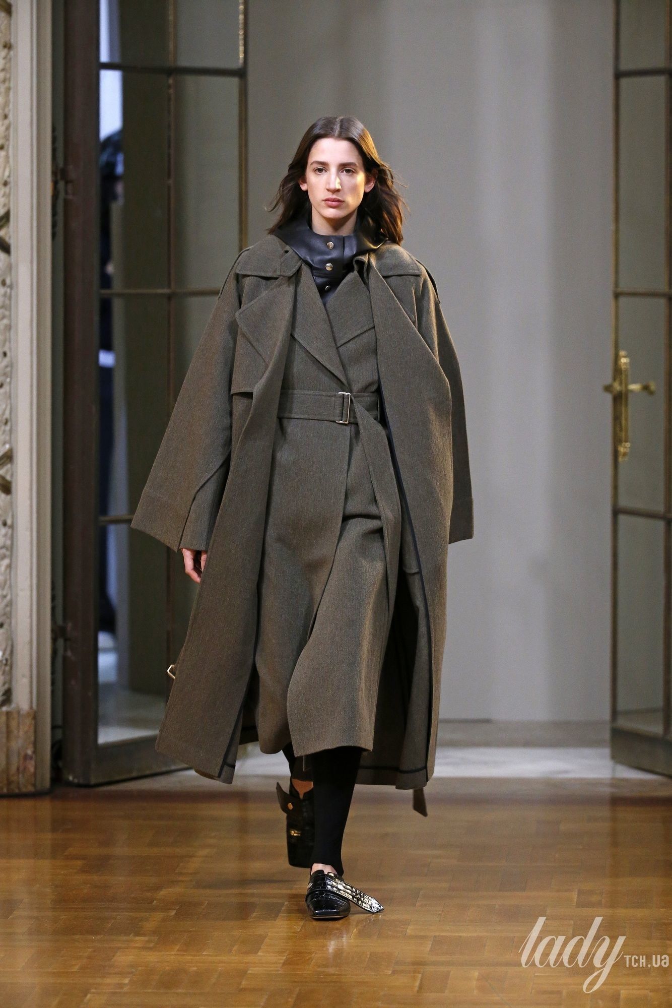 Коллекция Victoria Beckham прет-а-порте сезона осень-зима 2018-2019_1