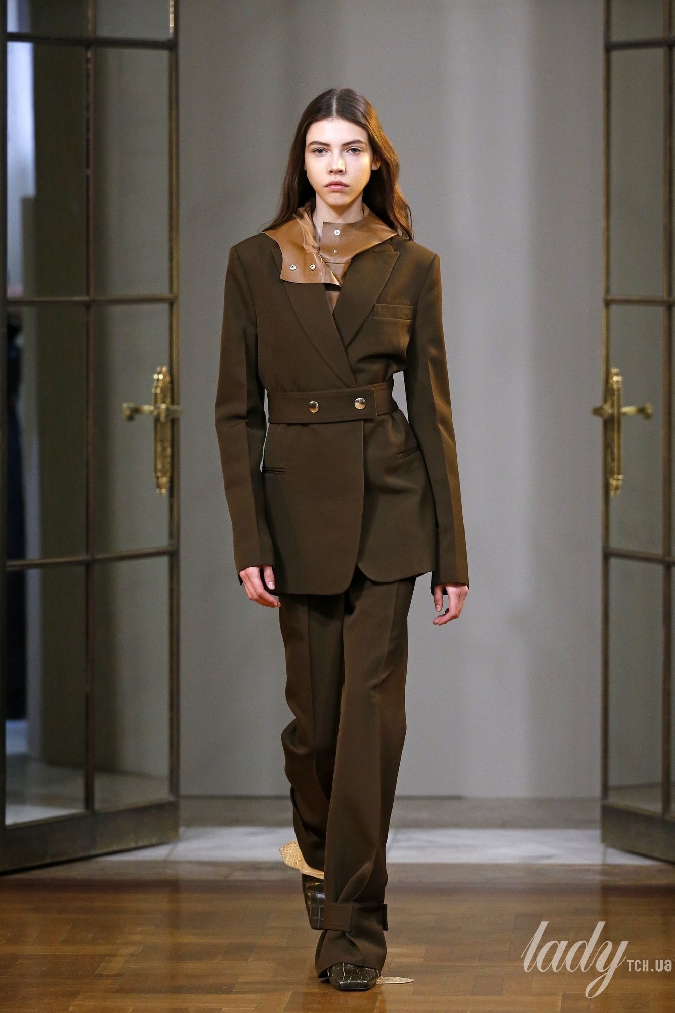 Коллекция Victoria Beckham прет-а-порте сезона осень-зима 2018-2019_14