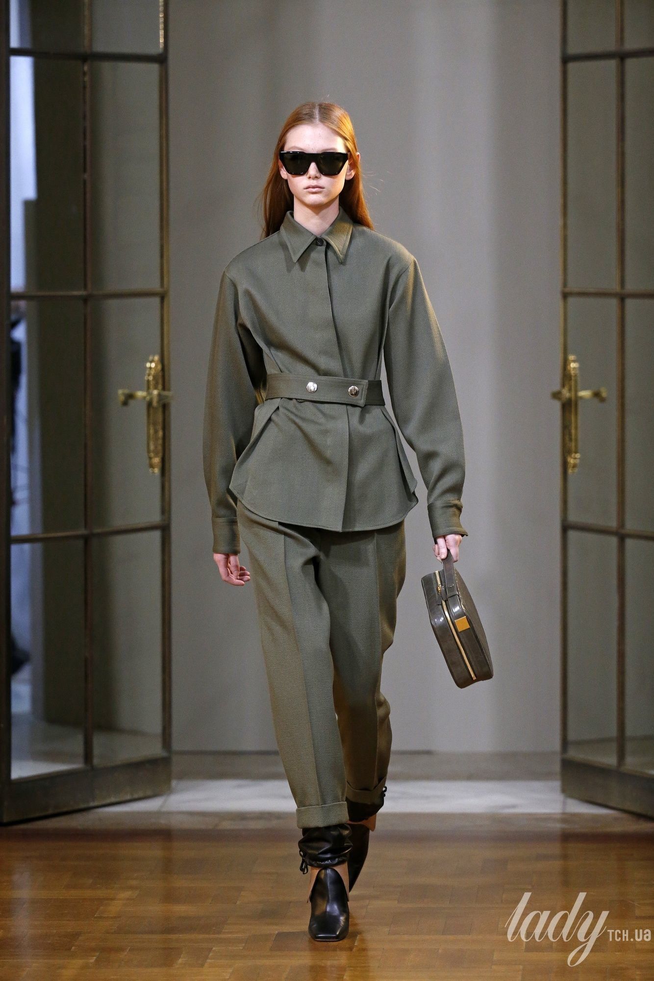 Коллекция Victoria Beckham прет-а-порте сезона осень-зима 2018-2019_6