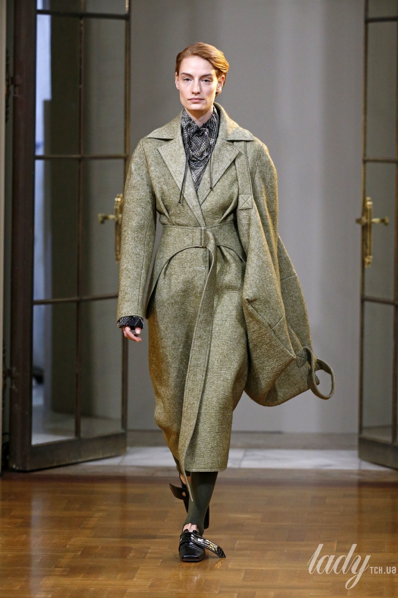 Коллекция Victoria Beckham прет-а-порте сезона осень-зима 2018-2019_3