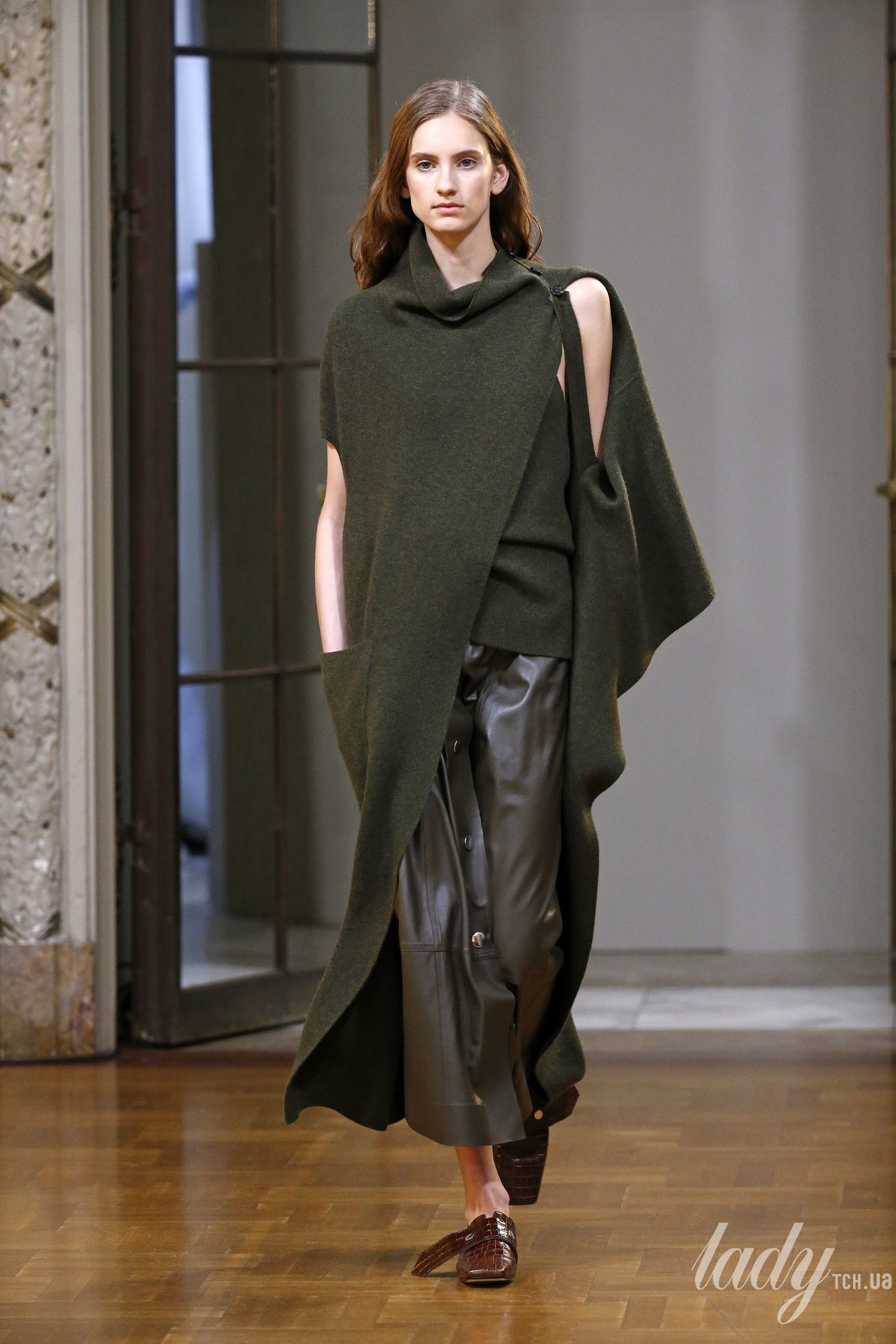 Коллекция Victoria Beckham прет-а-порте сезона осень-зима 2018-2019_21