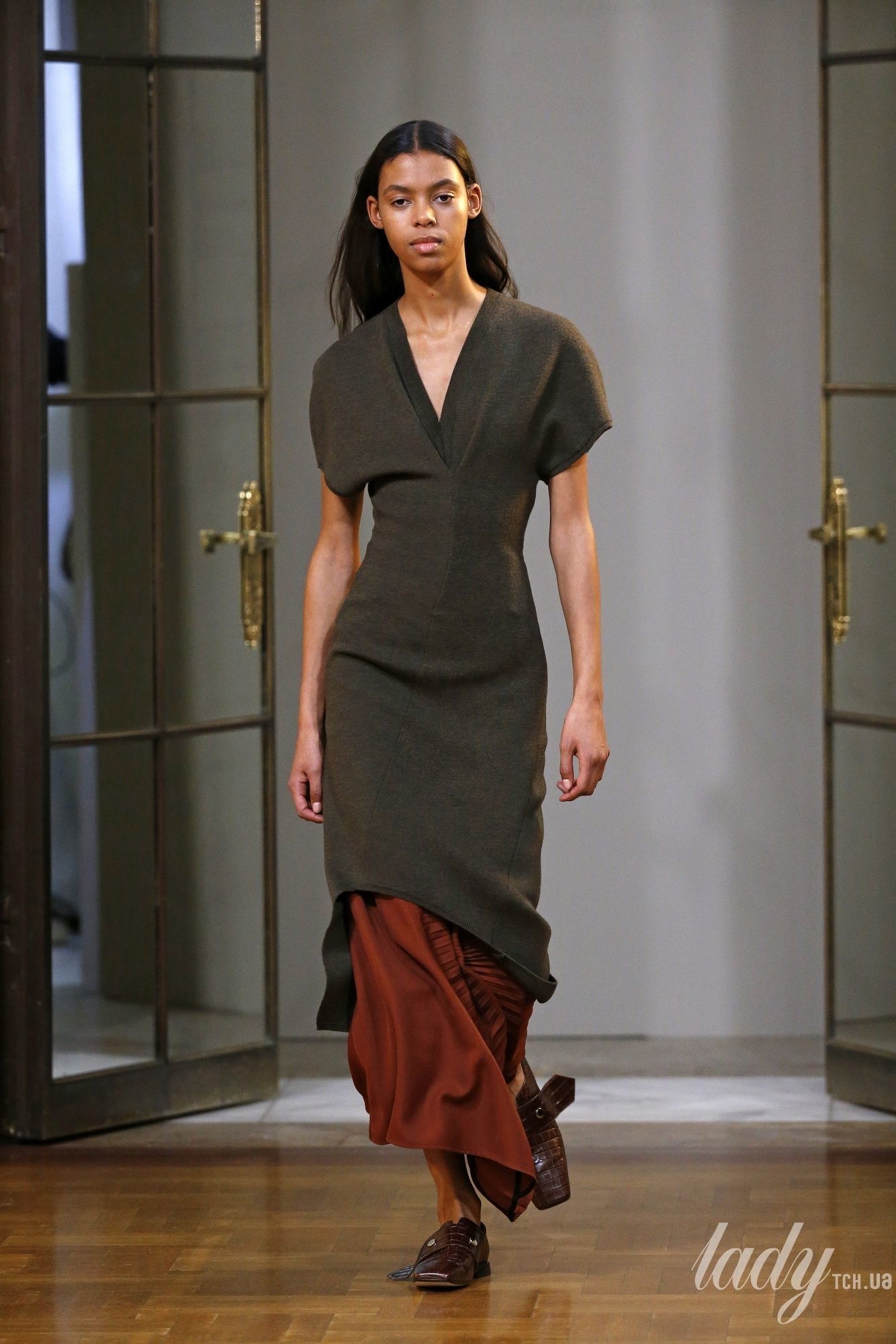 Коллекция Victoria Beckham прет-а-порте сезона осень-зима 2018-2019_18