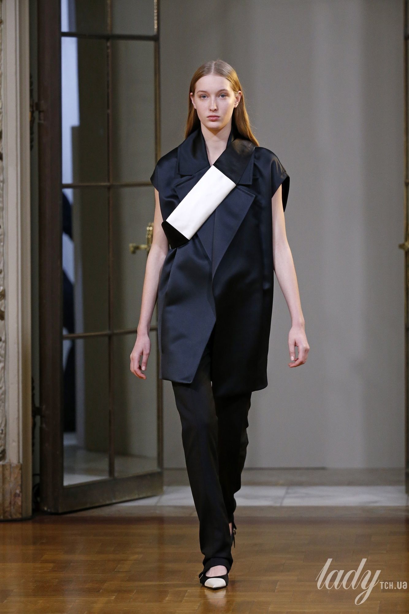 Коллекция Victoria Beckham прет-а-порте сезона осень-зима 2018-2019_25