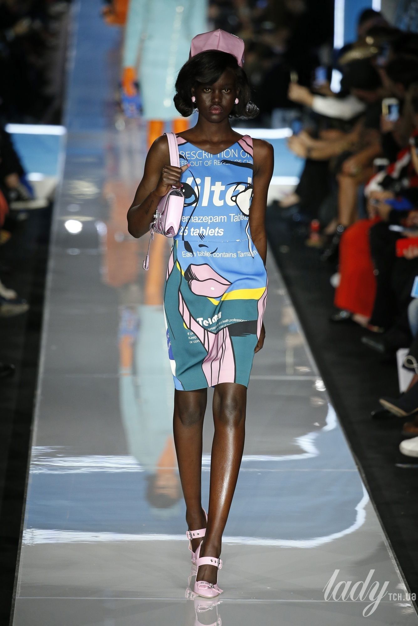 Коллекция Moschino прет-а-порте сезона осень-зима 2018-2019_4