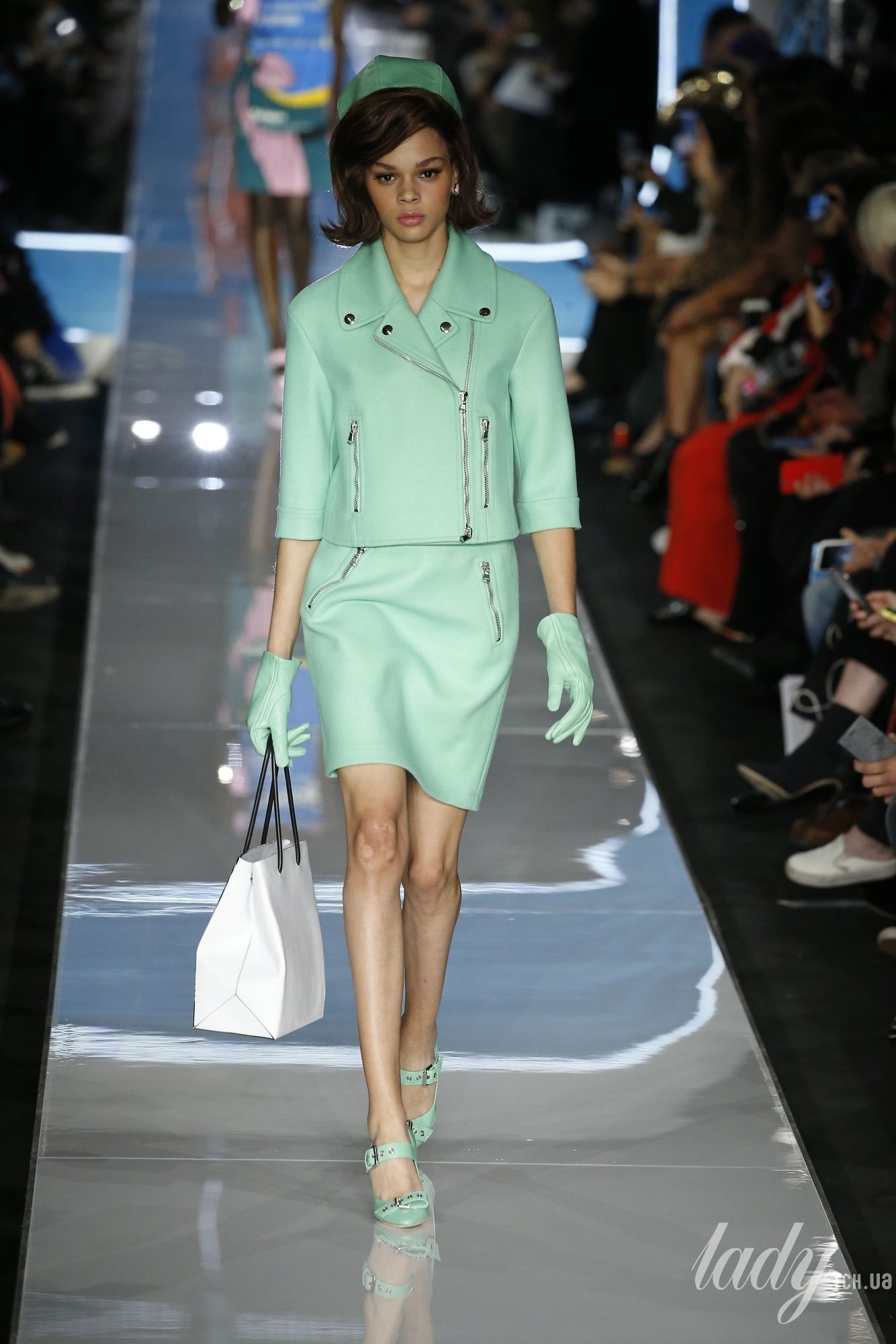 Коллекция Moschino прет-а-порте сезона осень-зима 2018-2019_3