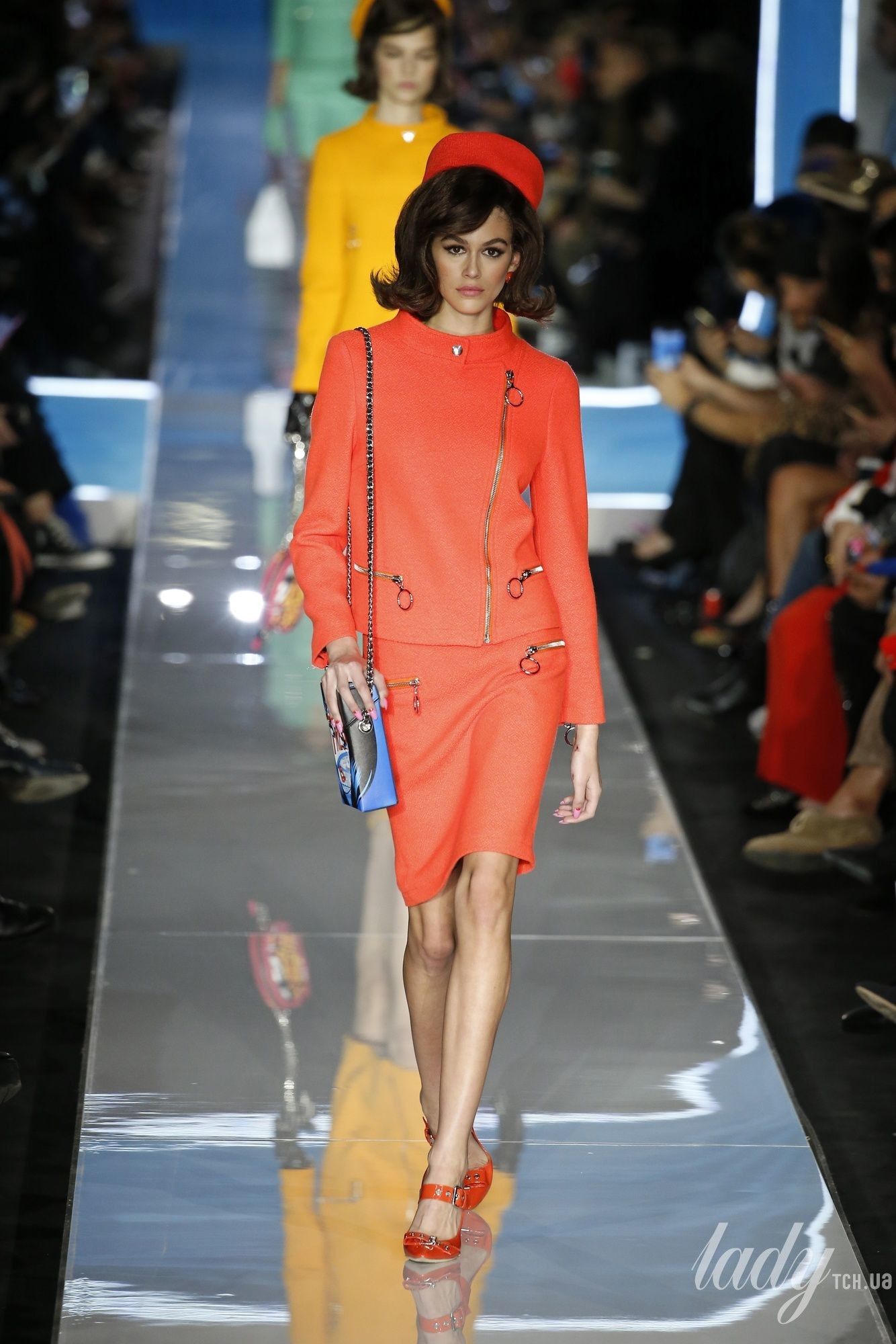 Коллекция Moschino прет-а-порте сезона осень-зима 2018-2019_1