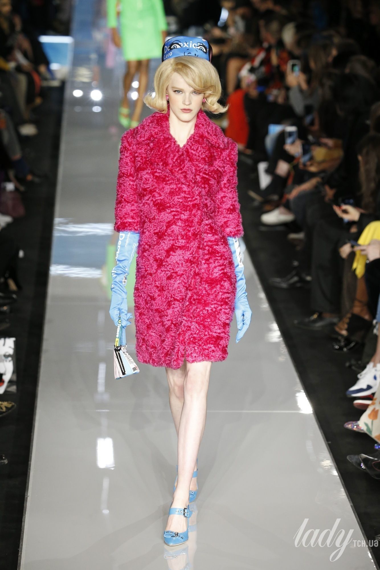 Коллекция Moschino прет-а-порте сезона осень-зима 2018-2019_19