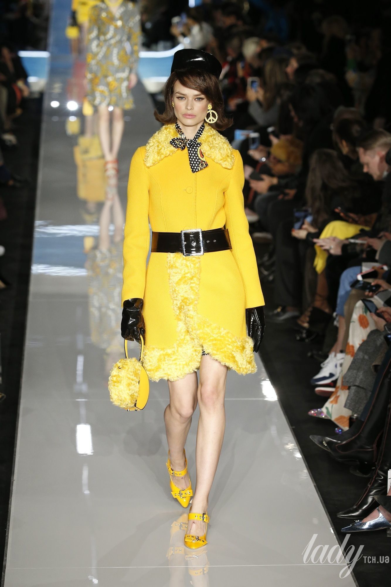 Коллекция Moschino прет-а-порте сезона осень-зима 2018-2019_28