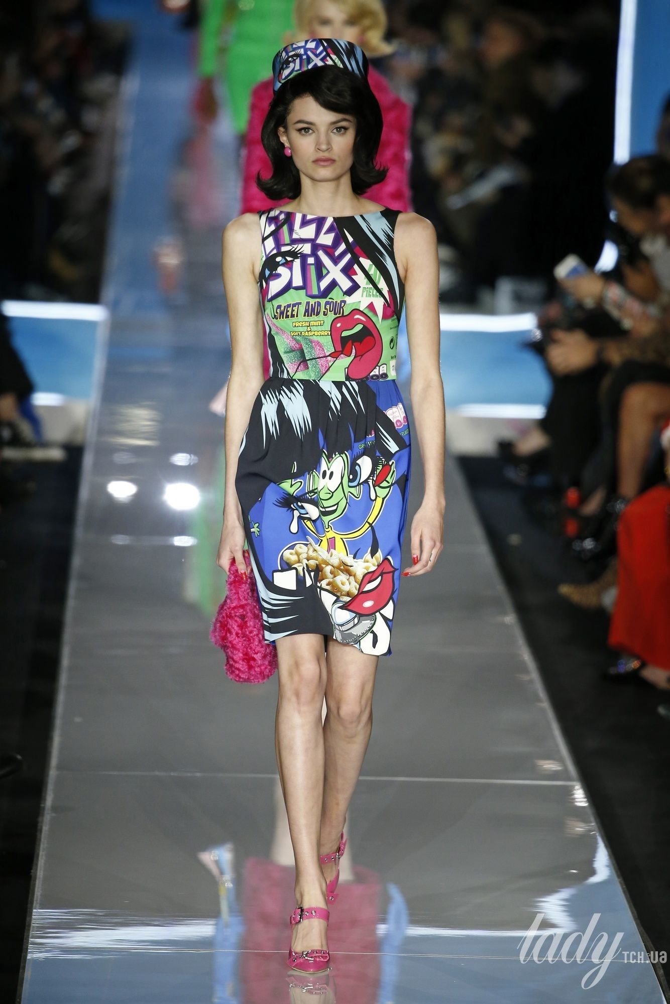 Коллекция Moschino прет-а-порте сезона осень-зима 2018-2019_18