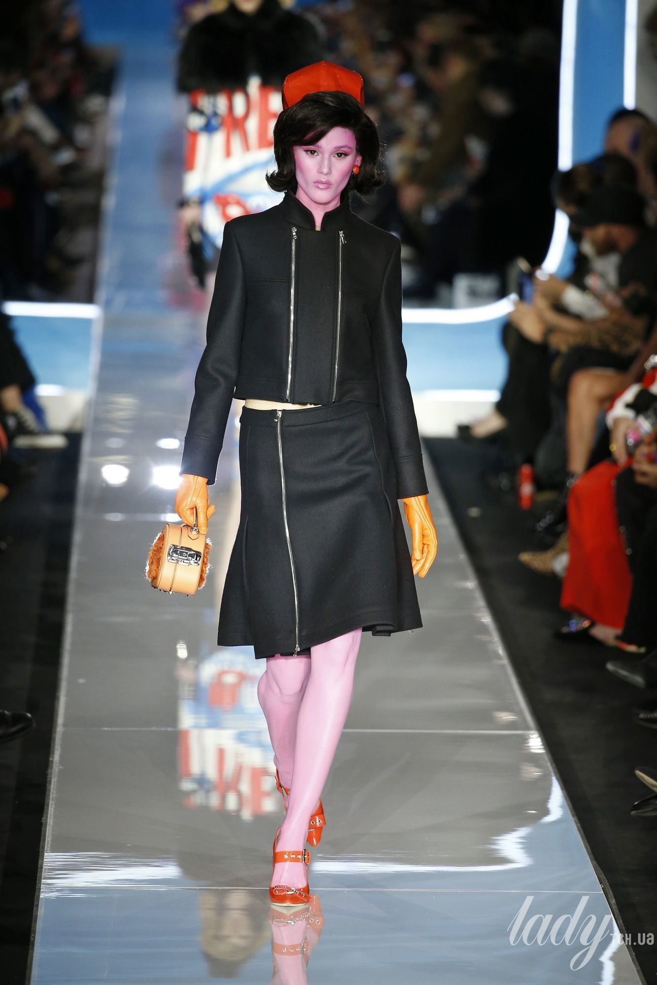 Коллекция Moschino прет-а-порте сезона осень-зима 2018-2019_21