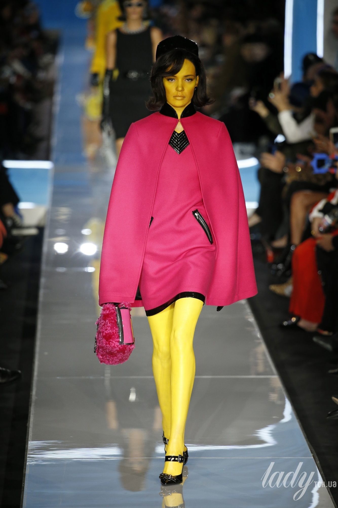 Коллекция Moschino прет-а-порте сезона осень-зима 2018-2019_26