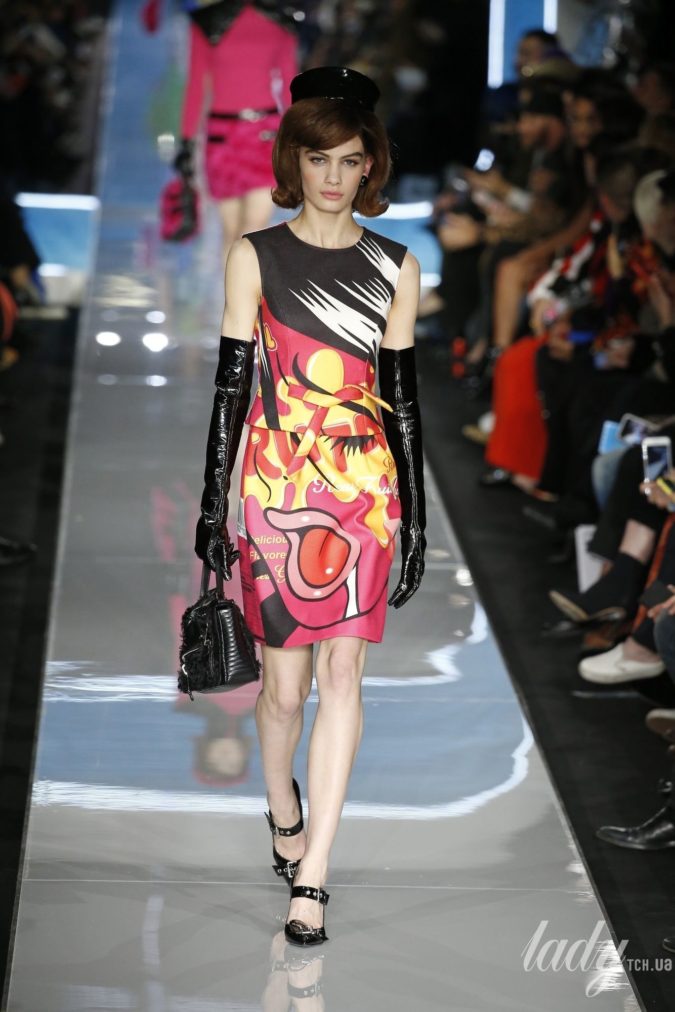 Коллекция Moschino прет-а-порте сезона осень-зима 2018-2019_16