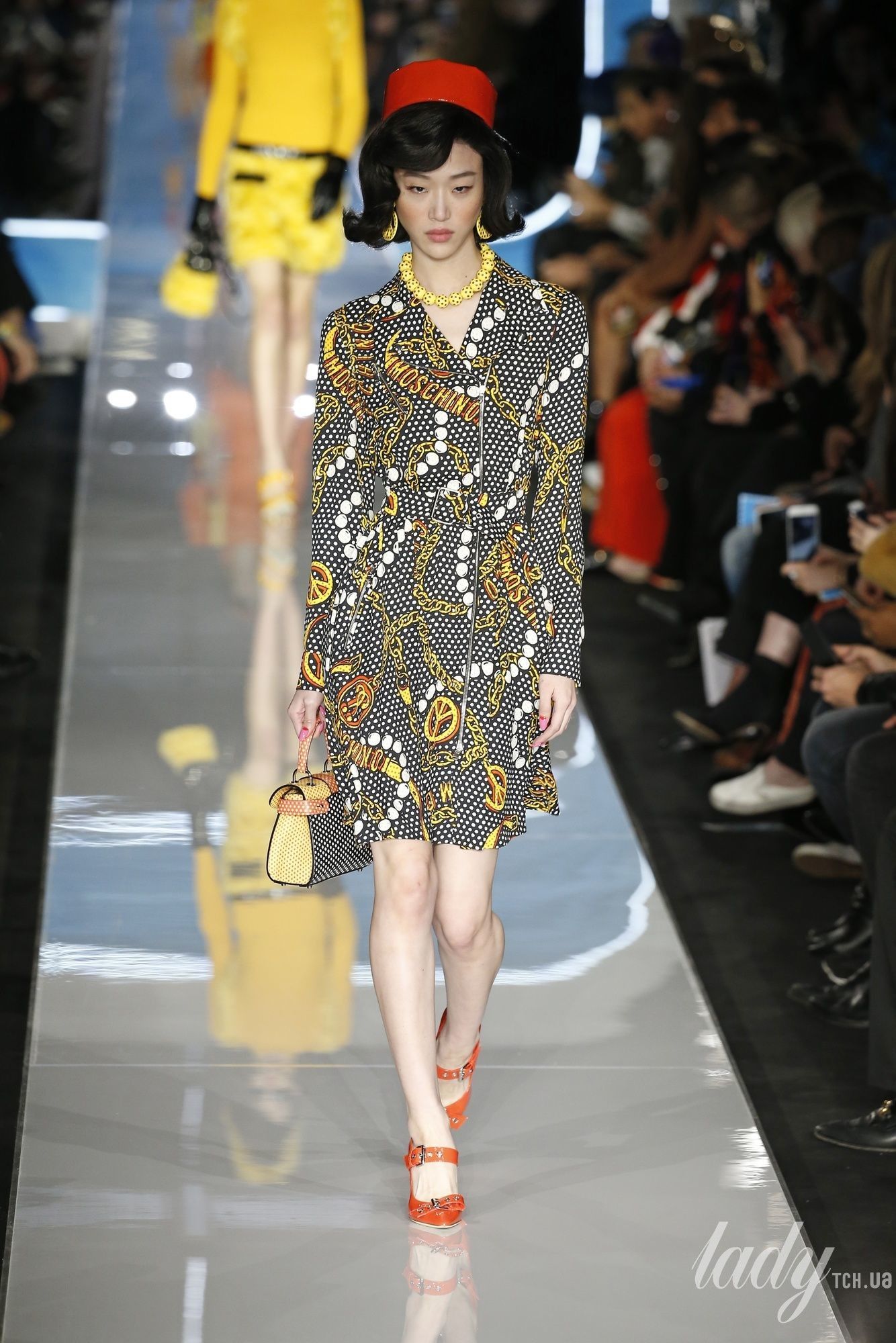 Коллекция Moschino прет-а-порте сезона осень-зима 2018-2019_29