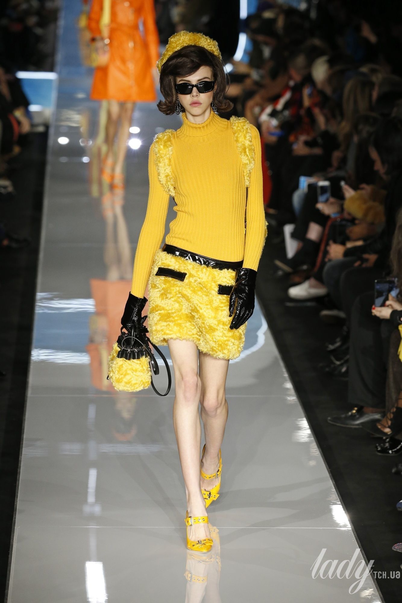 Коллекция Moschino прет-а-порте сезона осень-зима 2018-2019_30