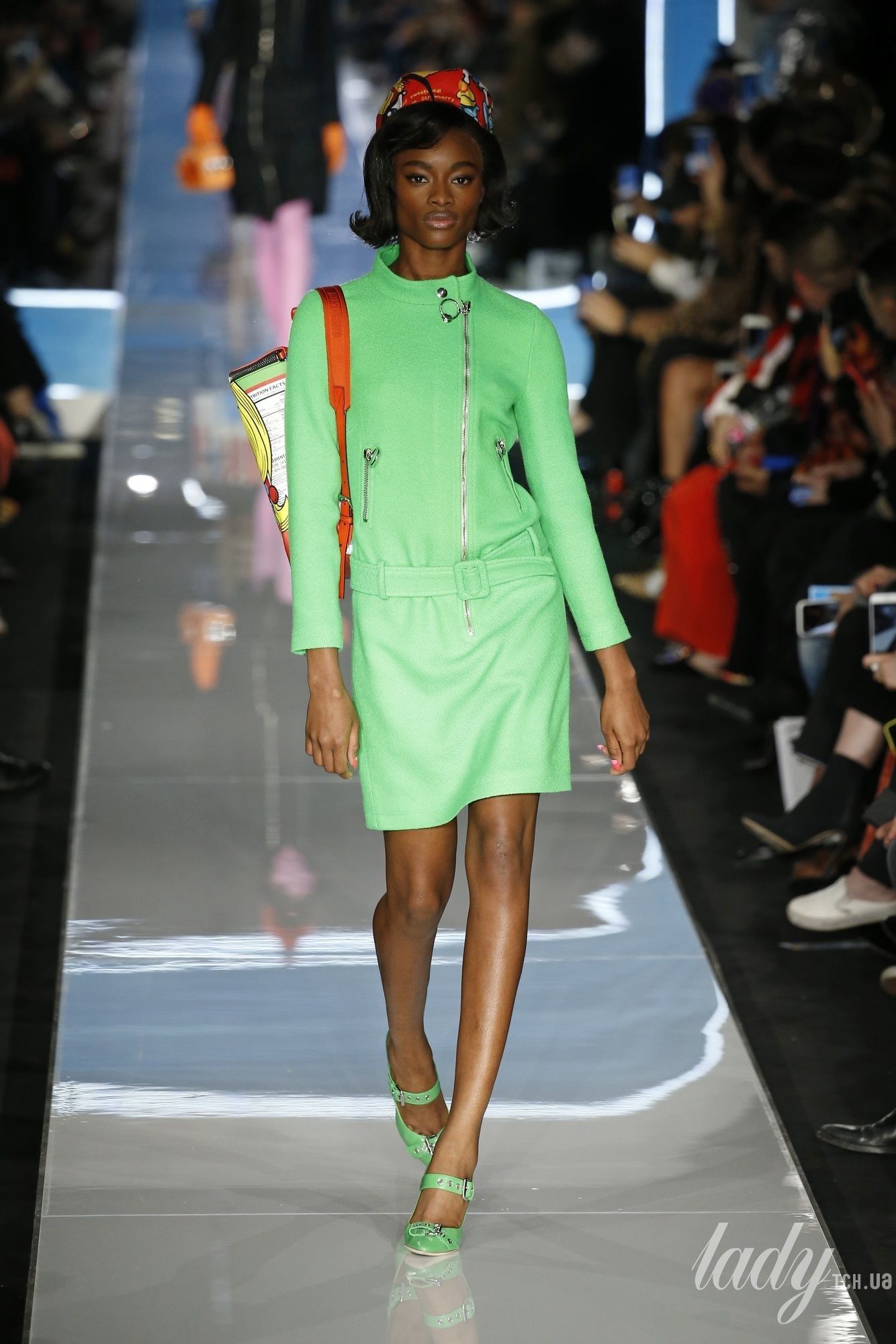 Коллекция Moschino прет-а-порте сезона осень-зима 2018-2019_20