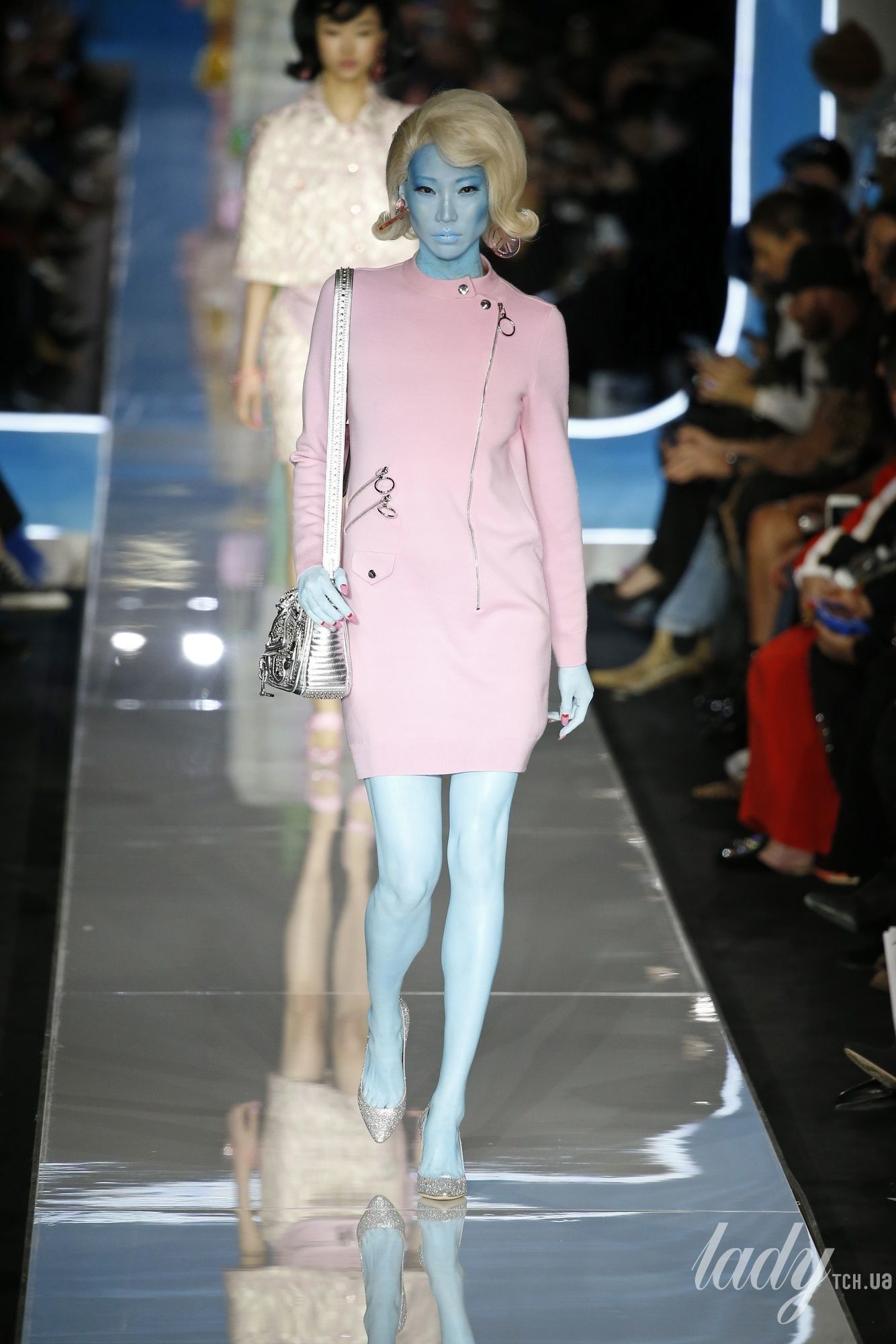 Коллекция Moschino прет-а-порте сезона осень-зима 2018-2019_42