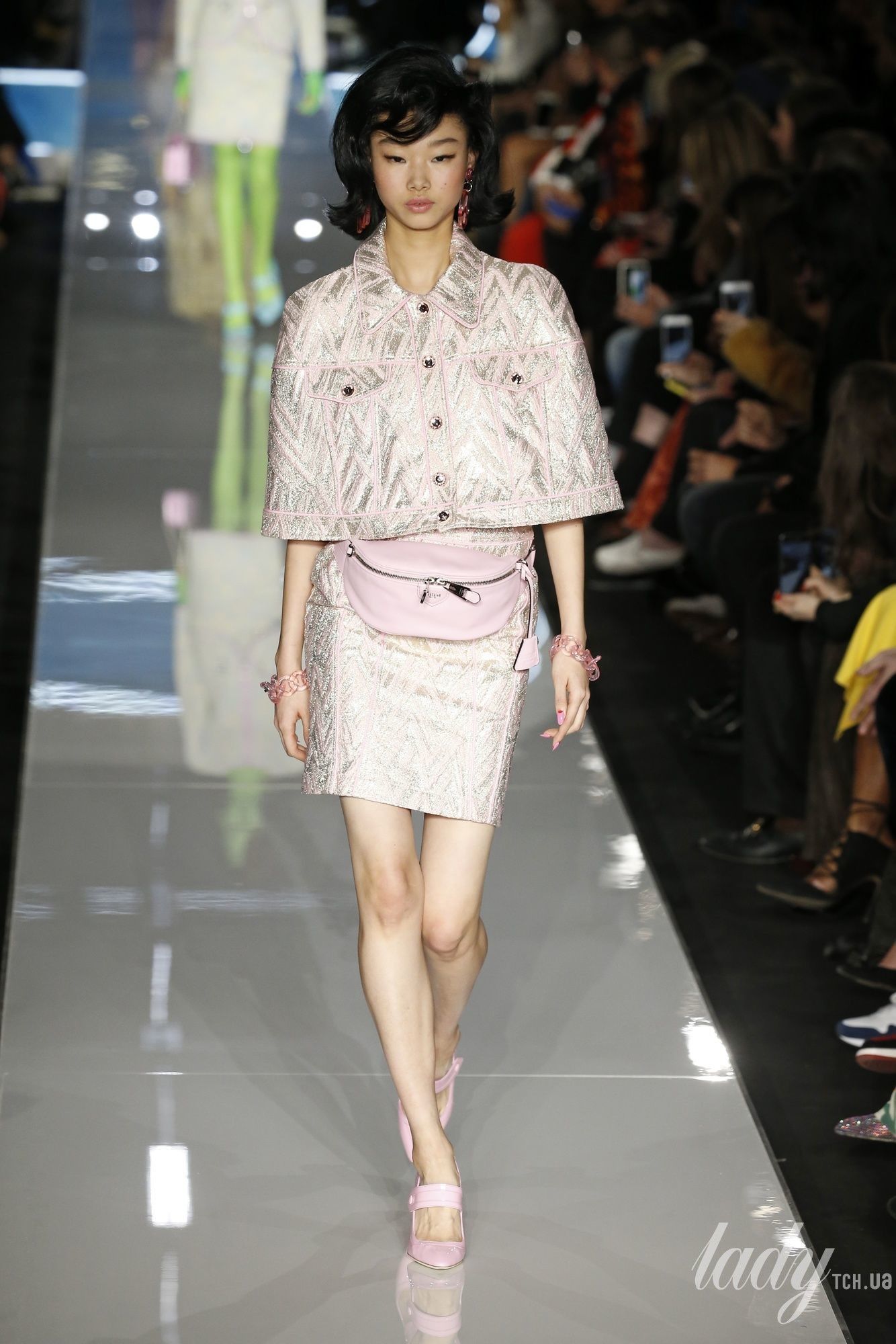Коллекция Moschino прет-а-порте сезона осень-зима 2018-2019_43