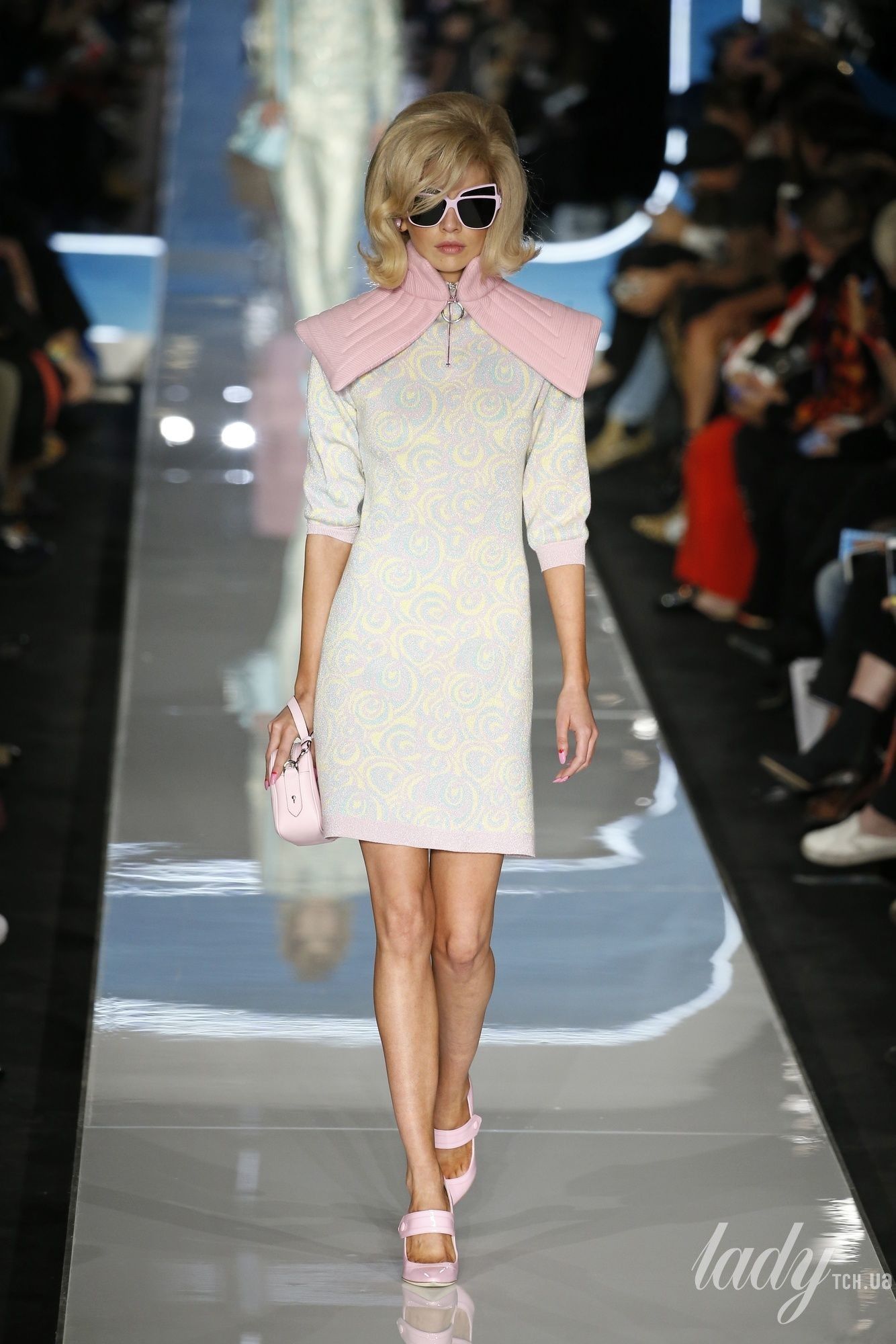 Коллекция Moschino прет-а-порте сезона осень-зима 2018-2019_37