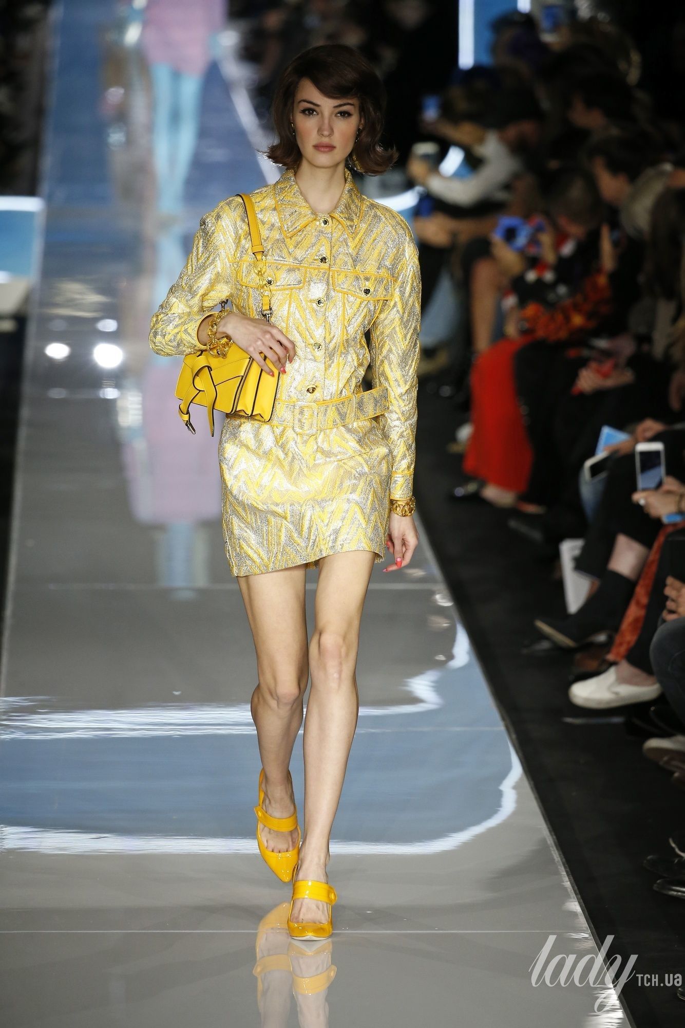 Коллекция Moschino прет-а-порте сезона осень-зима 2018-2019_41