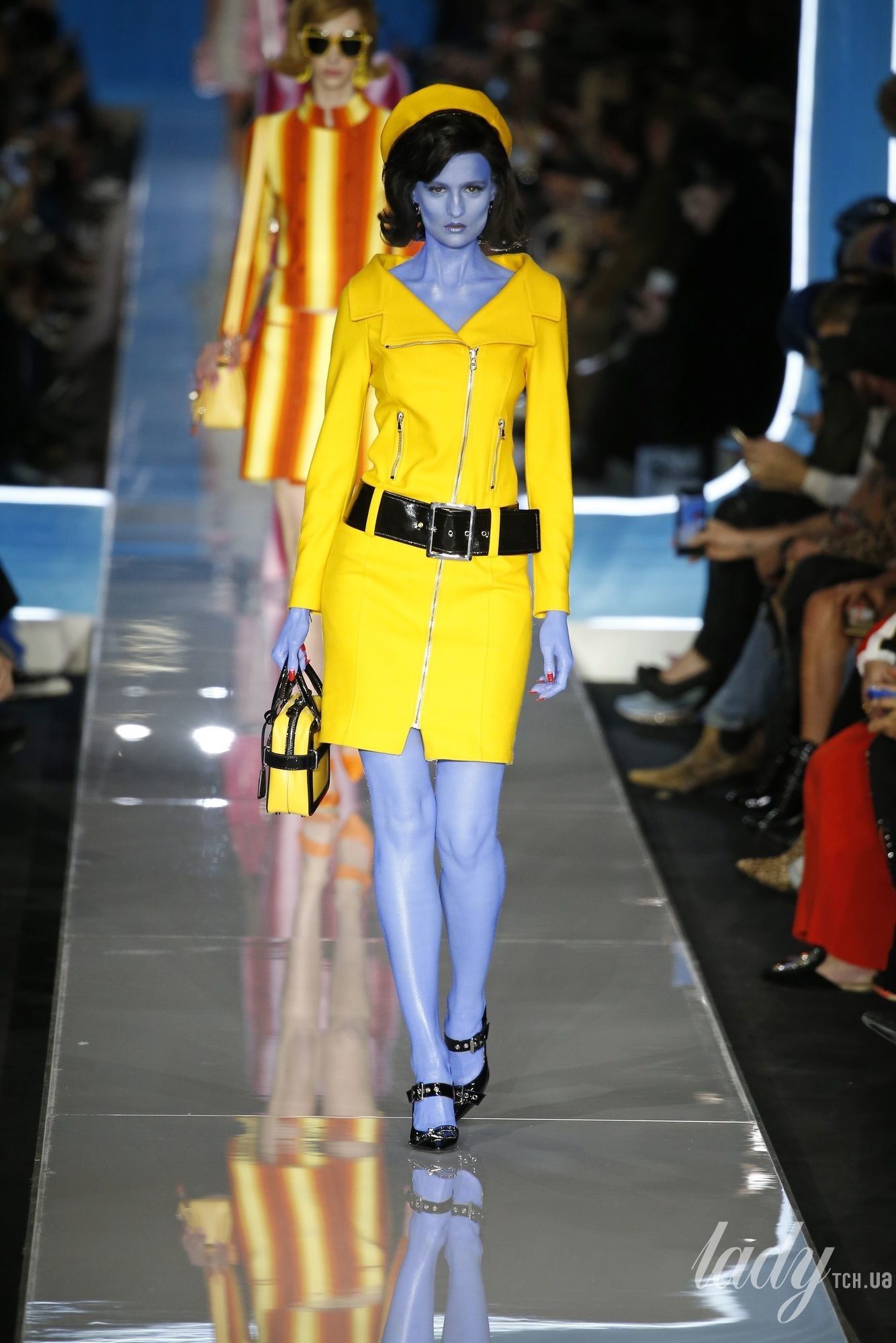 Коллекция Moschino прет-а-порте сезона осень-зима 2018-2019_33