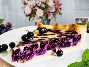 Классический пирог с черникой