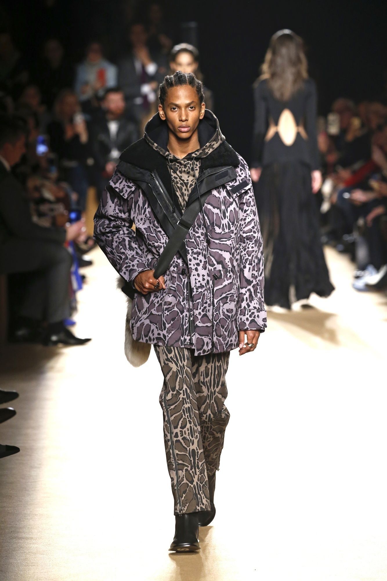 Коллекция Roberto Cavalli прет-а-порте сезона осень-зима 2018-2019_19