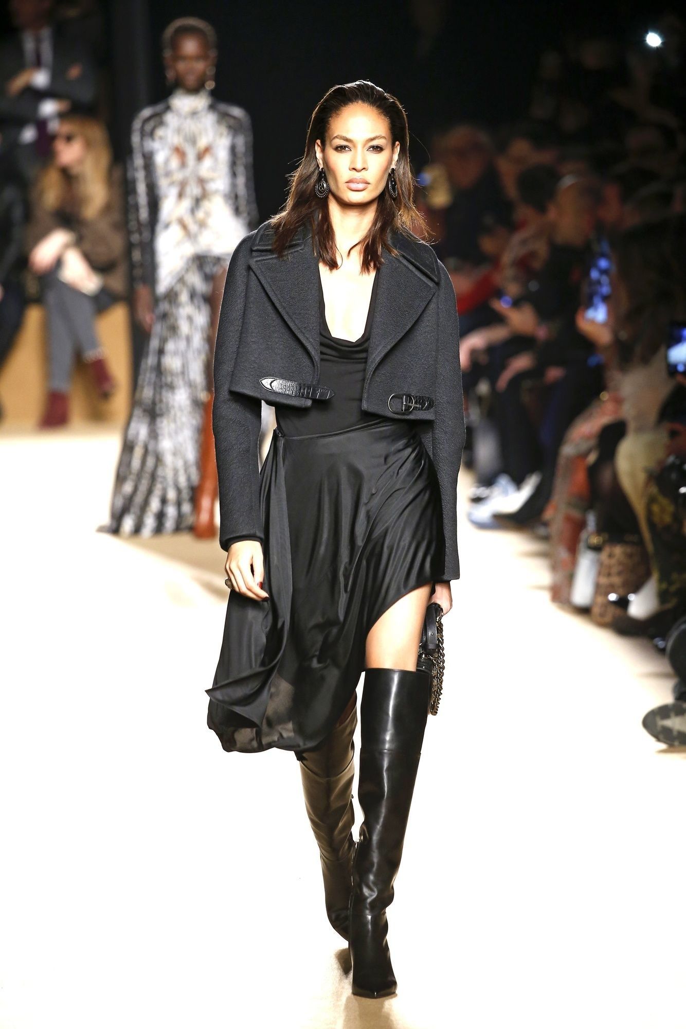 Коллекция Roberto Cavalli прет-а-порте сезона осень-зима 2018-2019_9