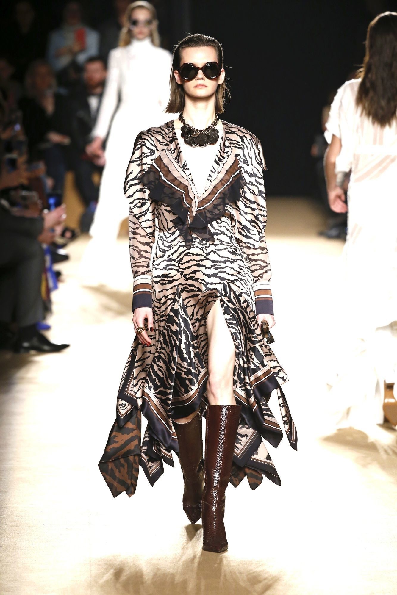 Коллекция Roberto Cavalli прет-а-порте сезона осень-зима 2018-2019_15