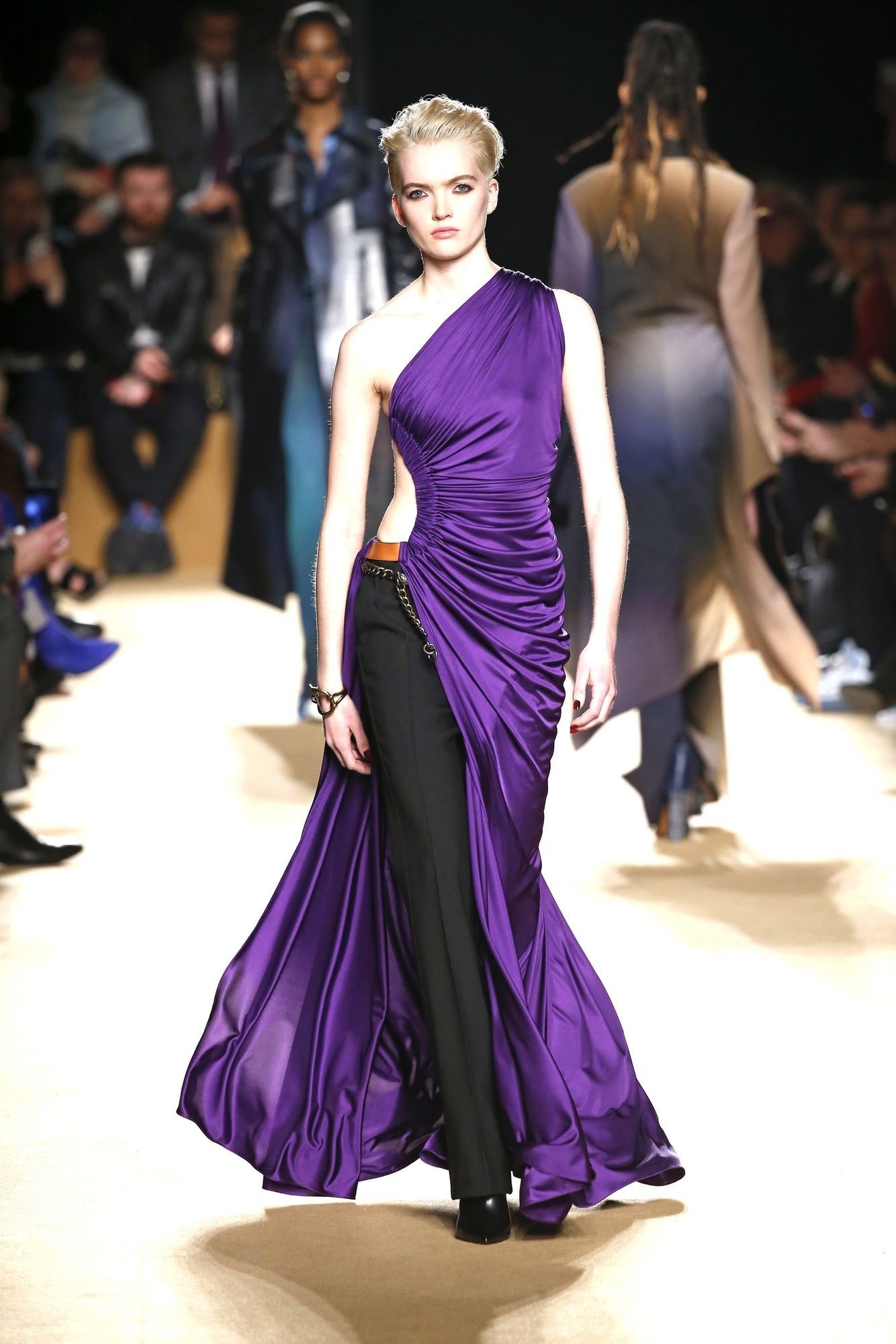 Коллекция Roberto Cavalli прет-а-порте сезона осень-зима 2018-2019_39