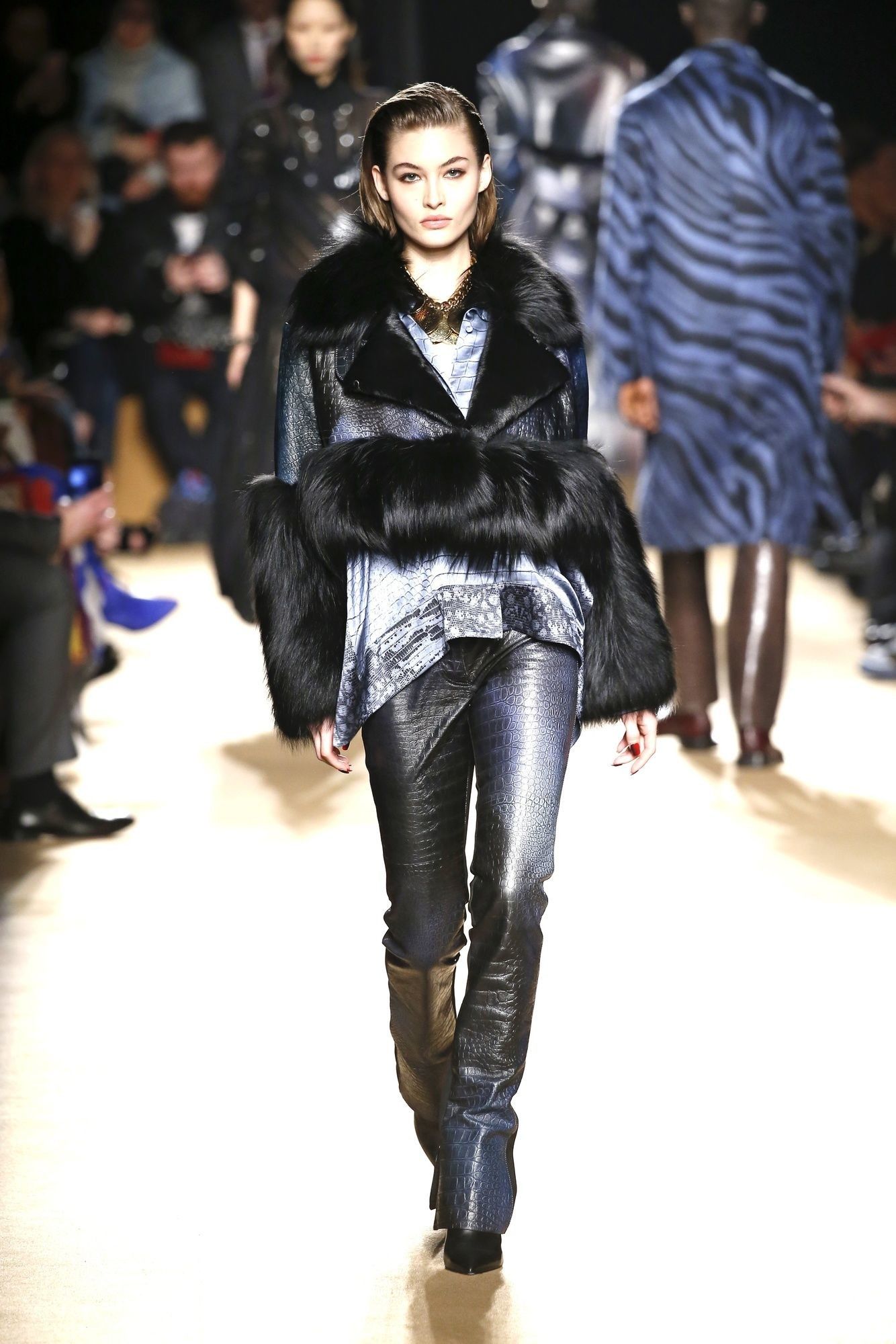 Коллекция Roberto Cavalli прет-а-порте сезона осень-зима 2018-2019_52