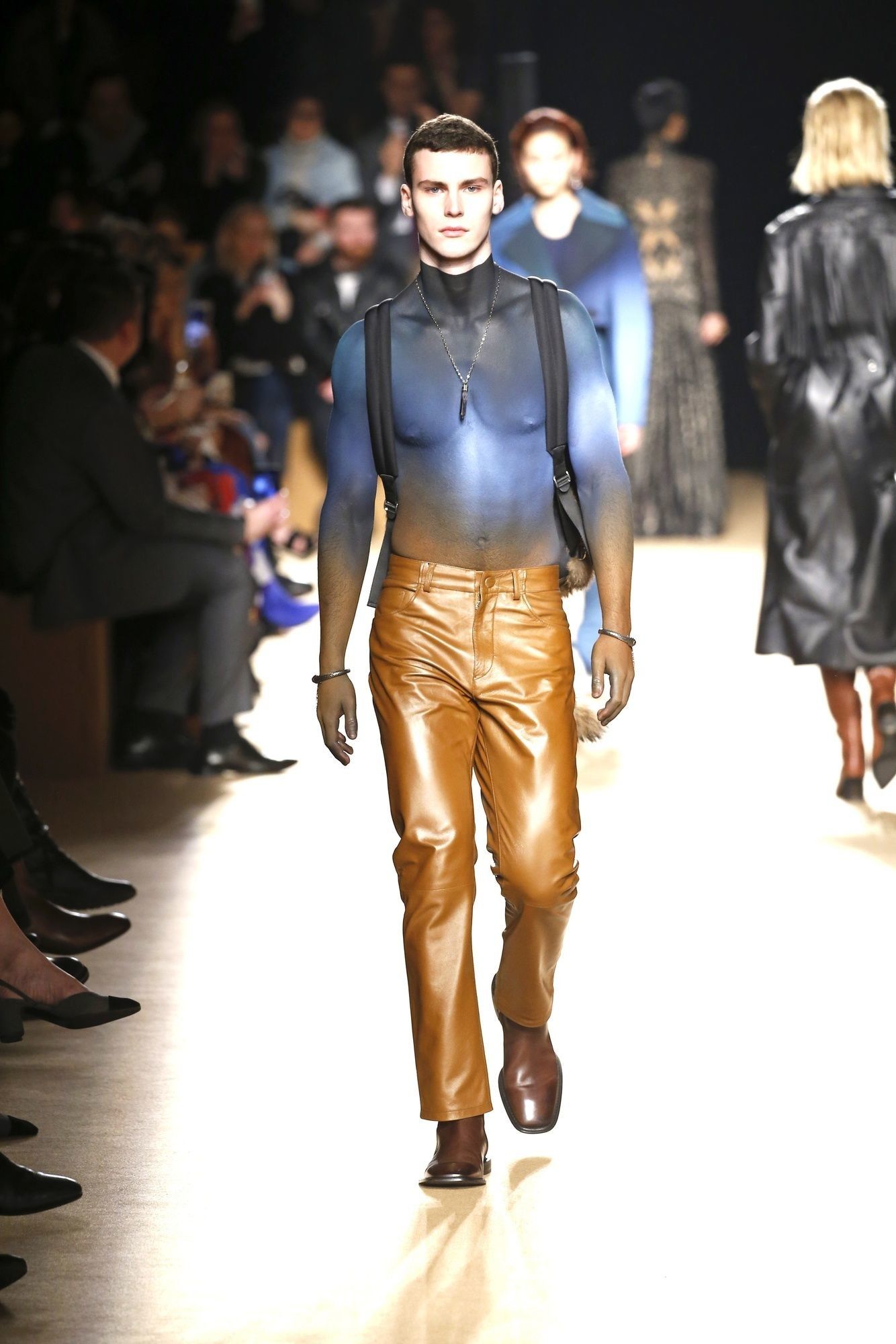 Коллекция Roberto Cavalli прет-а-порте сезона осень-зима 2018-2019_35