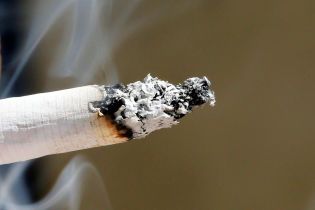 На Прикарпатті необережність під час куріння призвела до загибелі двох людей