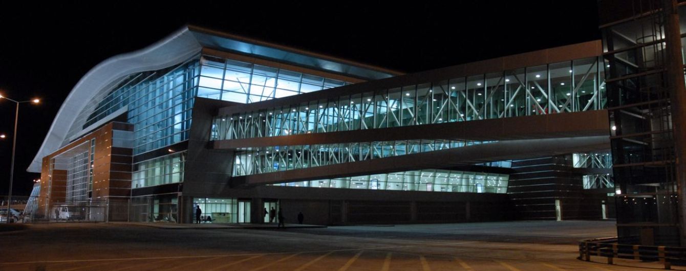 В аеропорті Тбілісі росіянин розлив отруйну речовину: семеро осіб госпіталізували