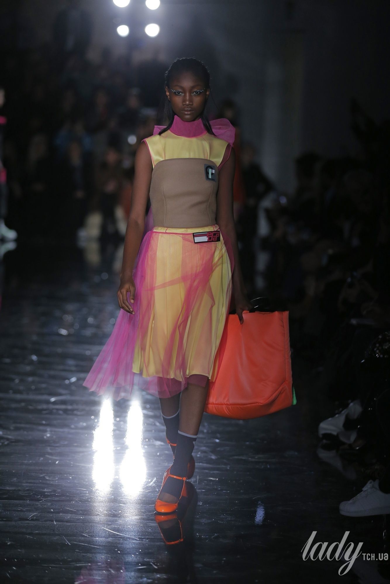 Коллекция Prada прет-а-порте сезона осень-зима 2018-2019_11