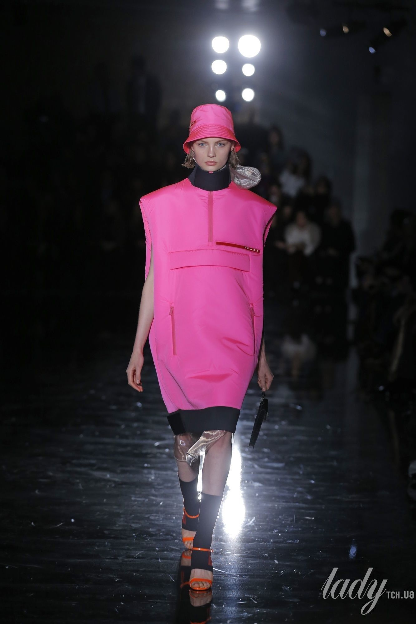 Коллекция Prada прет-а-порте сезона осень-зима 2018-2019_48