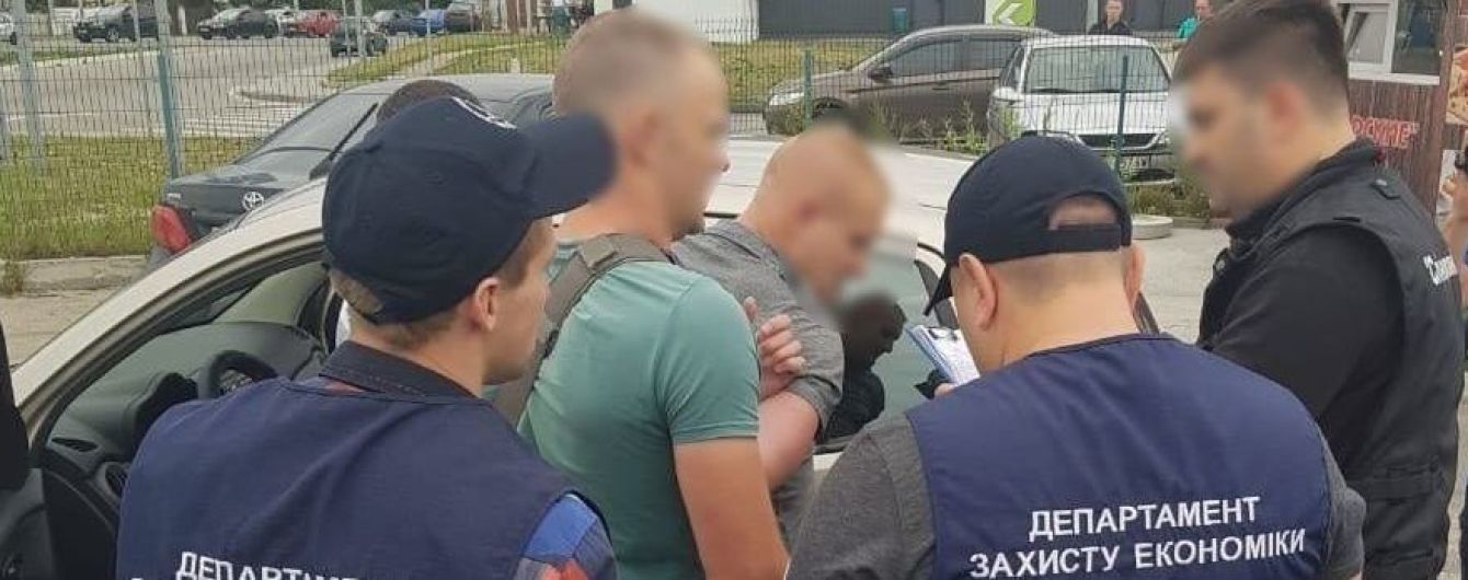 На Київщині депутат погорів на хабарі в 1 млн гривень за місця для поховання померлих