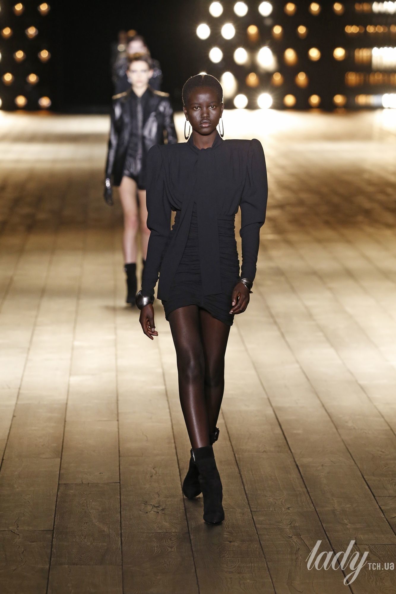 Коллекция Saint Laurent прет-а-порте сезона осень-зима 2018-2019_15