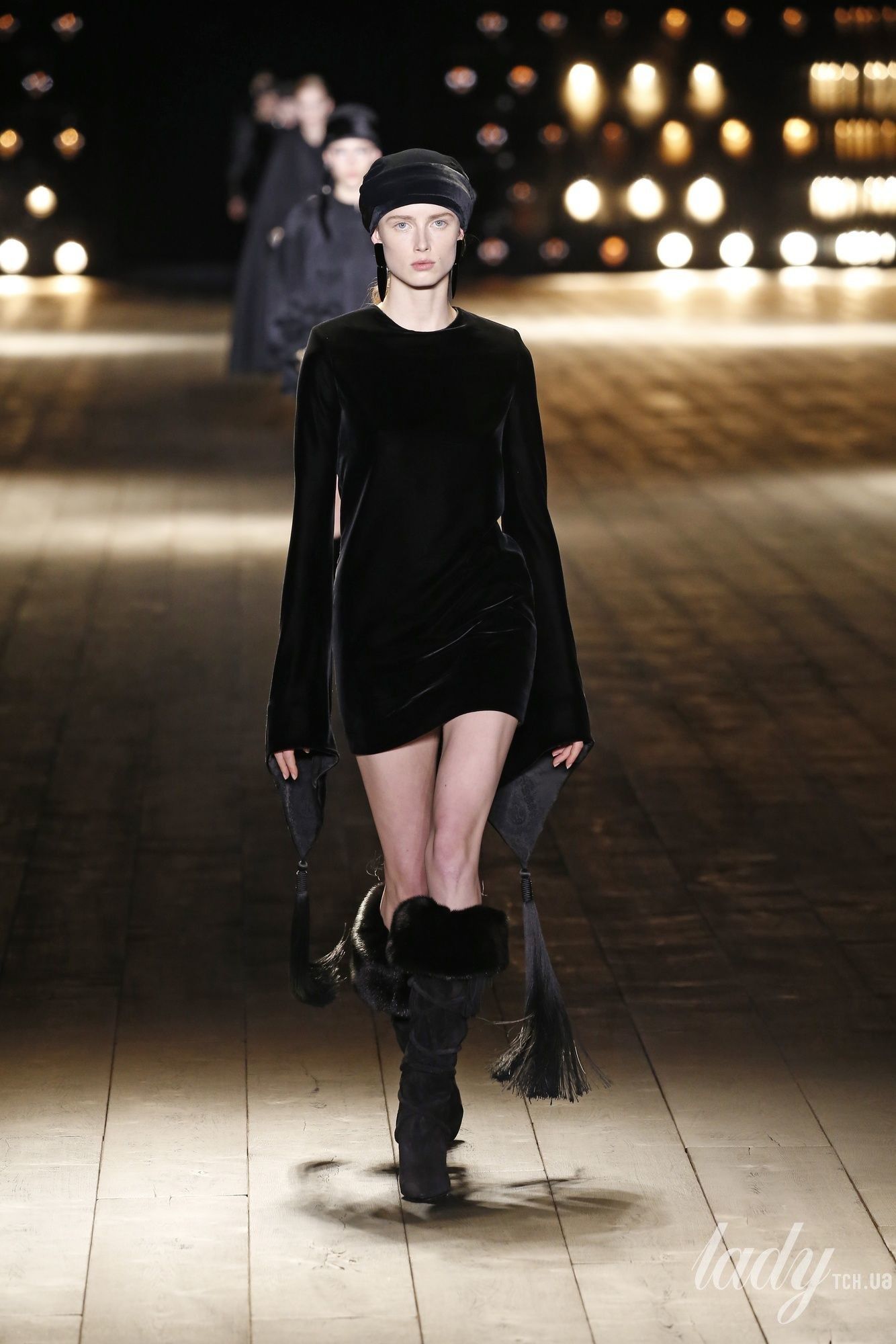 Коллекция Saint Laurent прет-а-порте сезона осень-зима 2018-2019_9