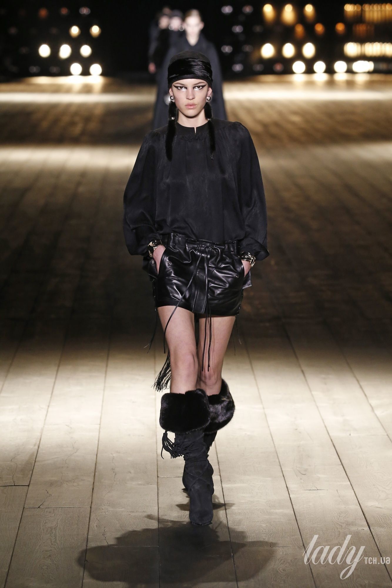 Коллекция Saint Laurent прет-а-порте сезона осень-зима 2018-2019_10