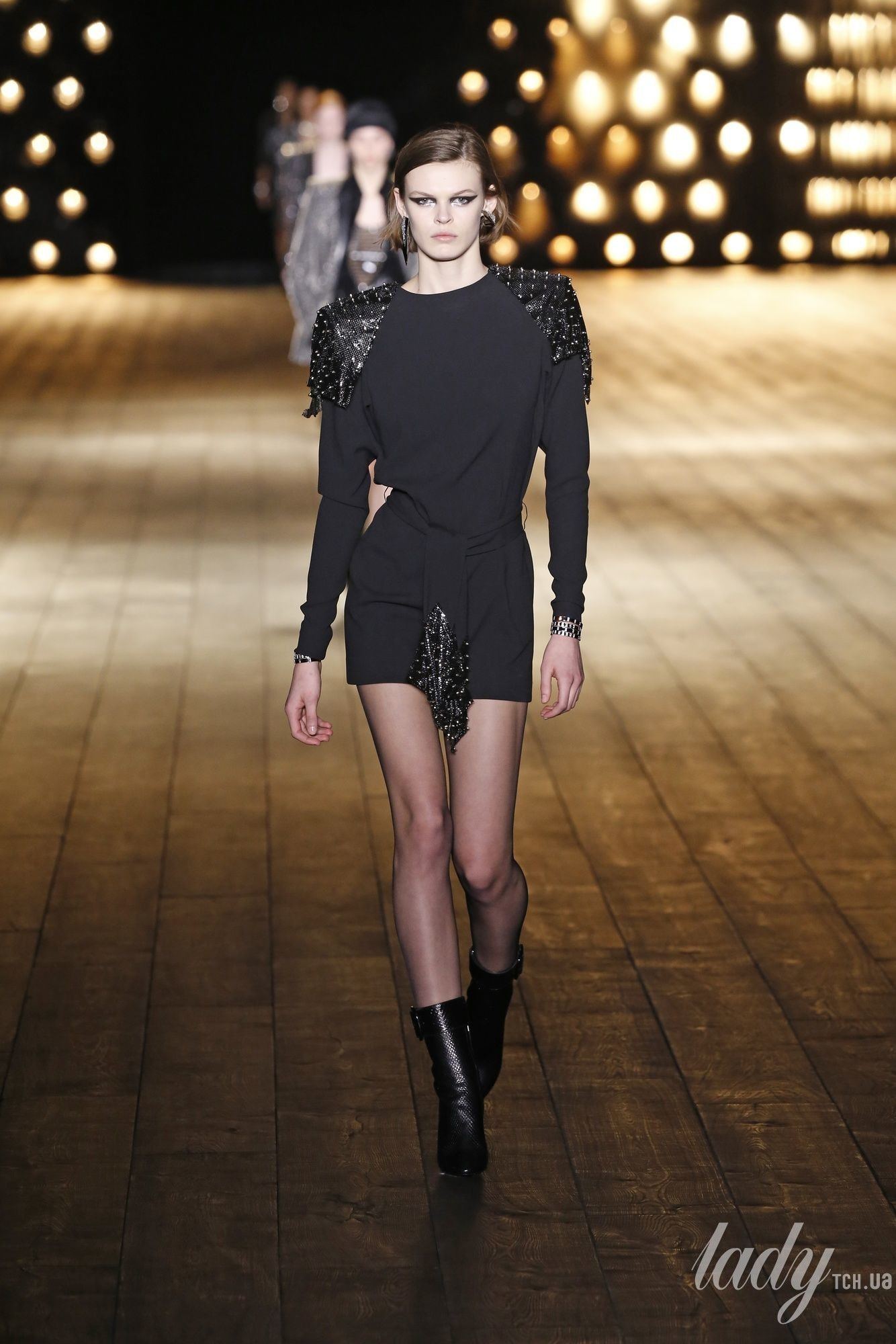 Коллекция Saint Laurent прет-а-порте сезона осень-зима 2018-2019_17