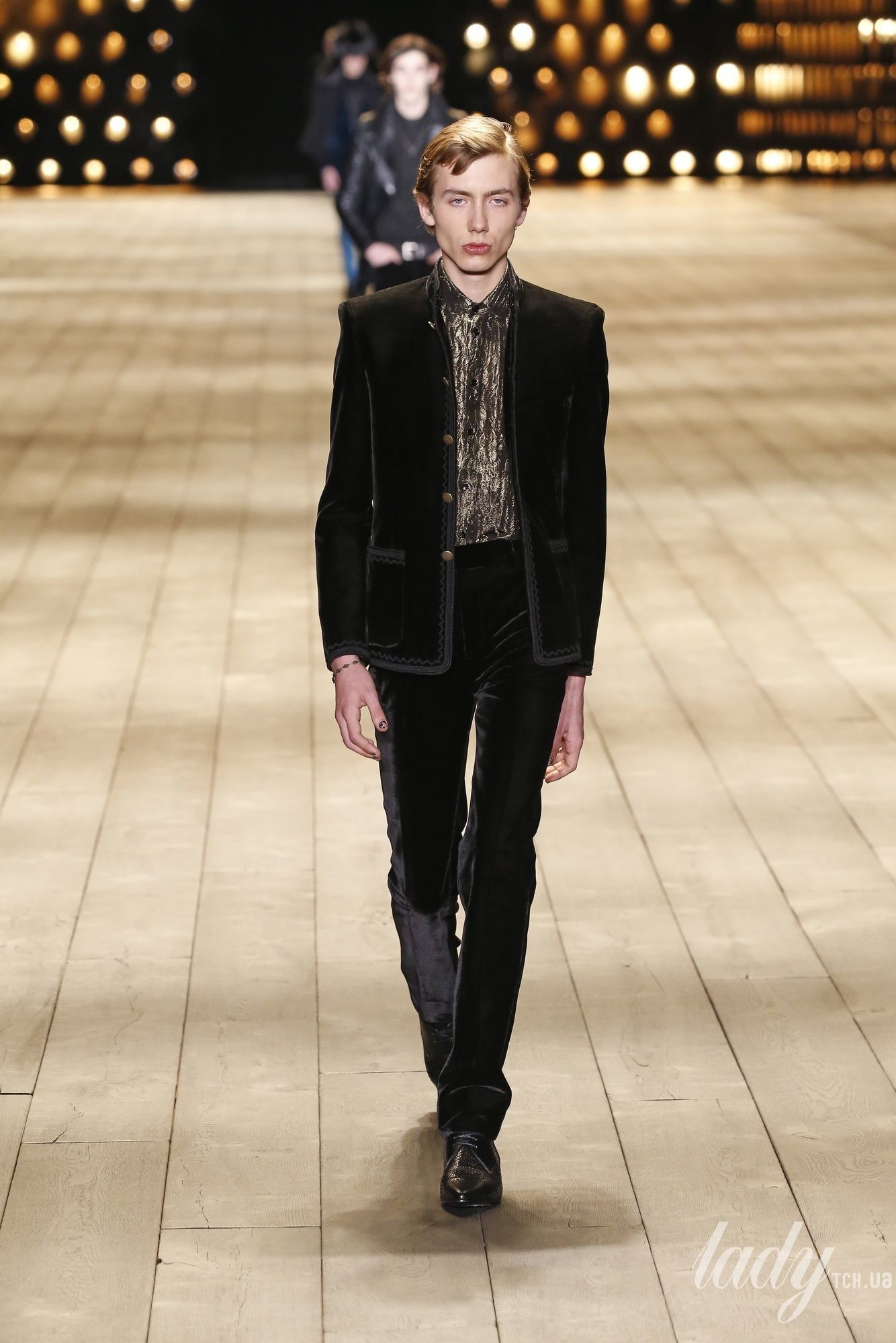 Коллекция Saint Laurent прет-а-порте сезона осень-зима 2018-2019_34