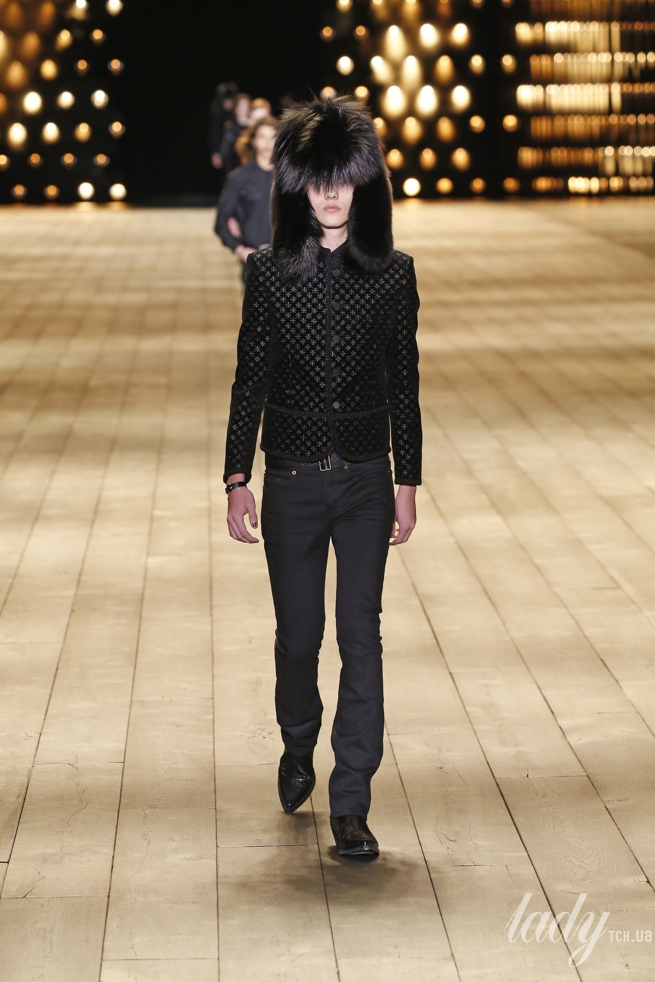 Коллекция Saint Laurent прет-а-порте сезона осень-зима 2018-2019_32