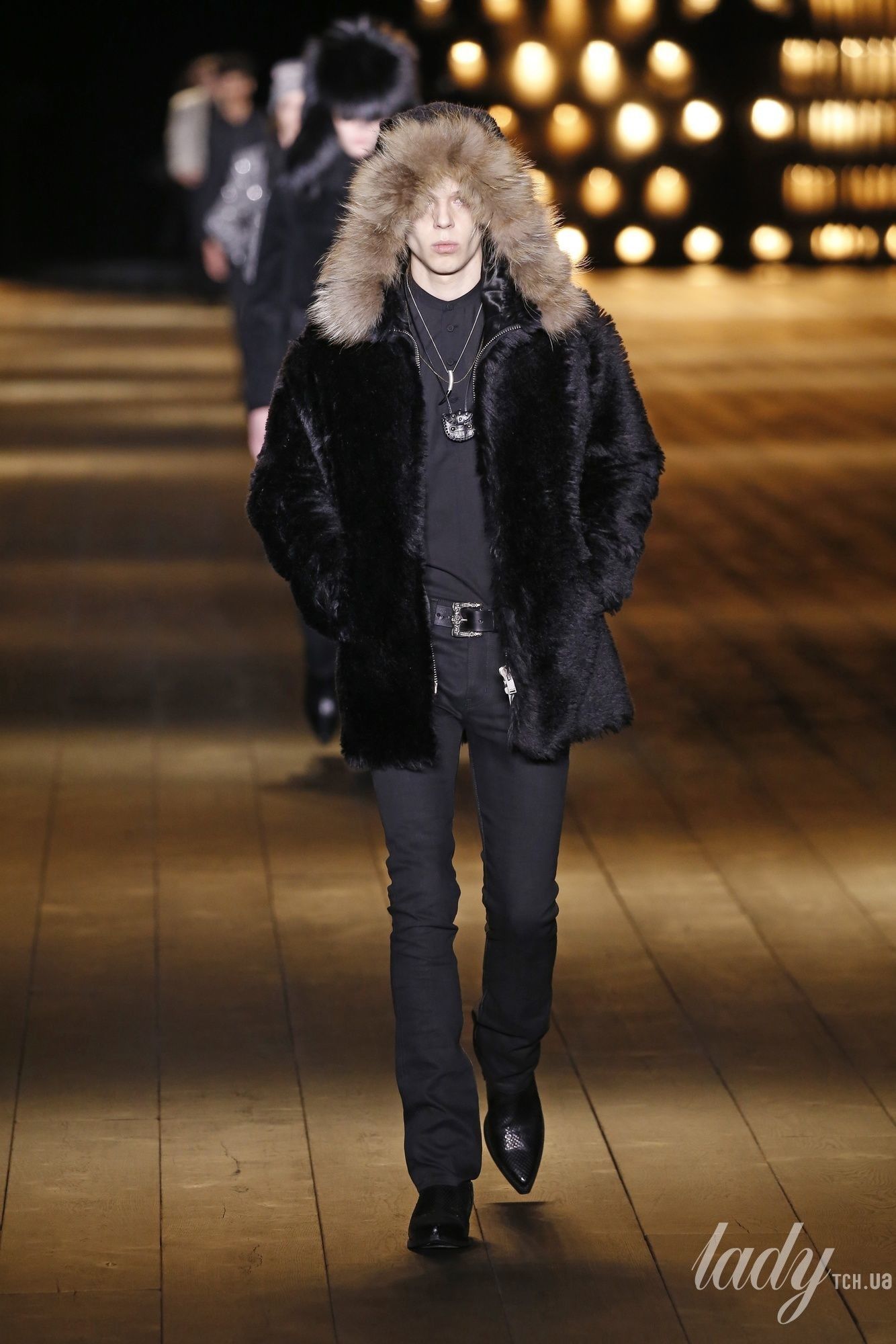 Коллекция Saint Laurent прет-а-порте сезона осень-зима 2018-2019_41