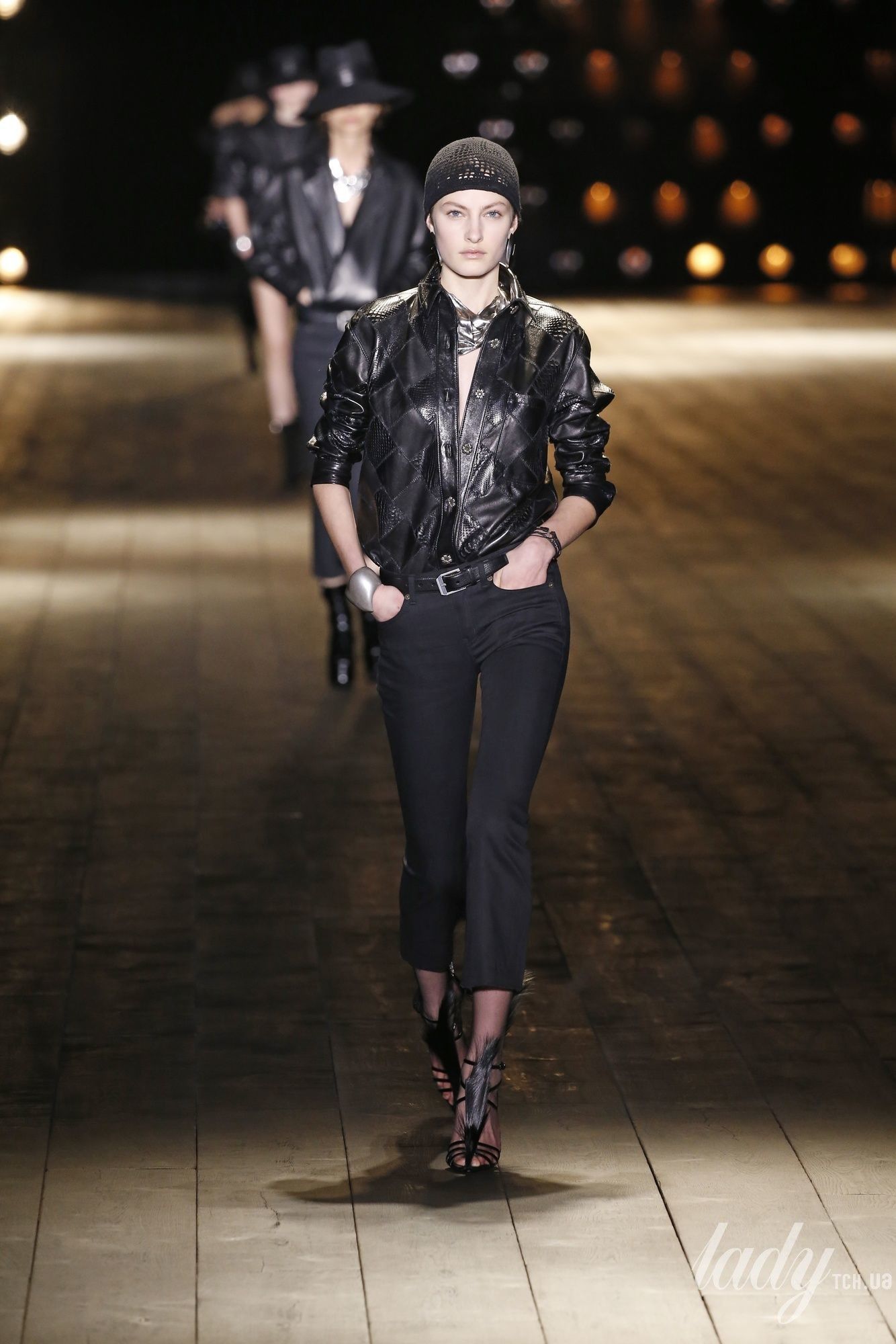 Коллекция Saint Laurent прет-а-порте сезона осень-зима 2018-2019_23