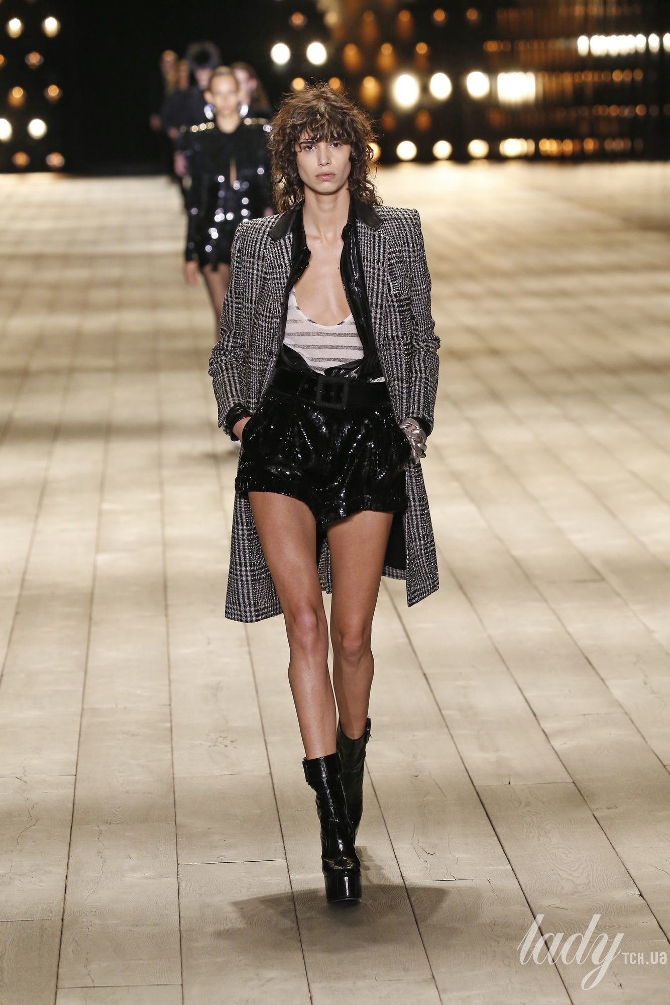 Коллекция Saint Laurent прет-а-порте сезона осень-зима 2018-2019_29