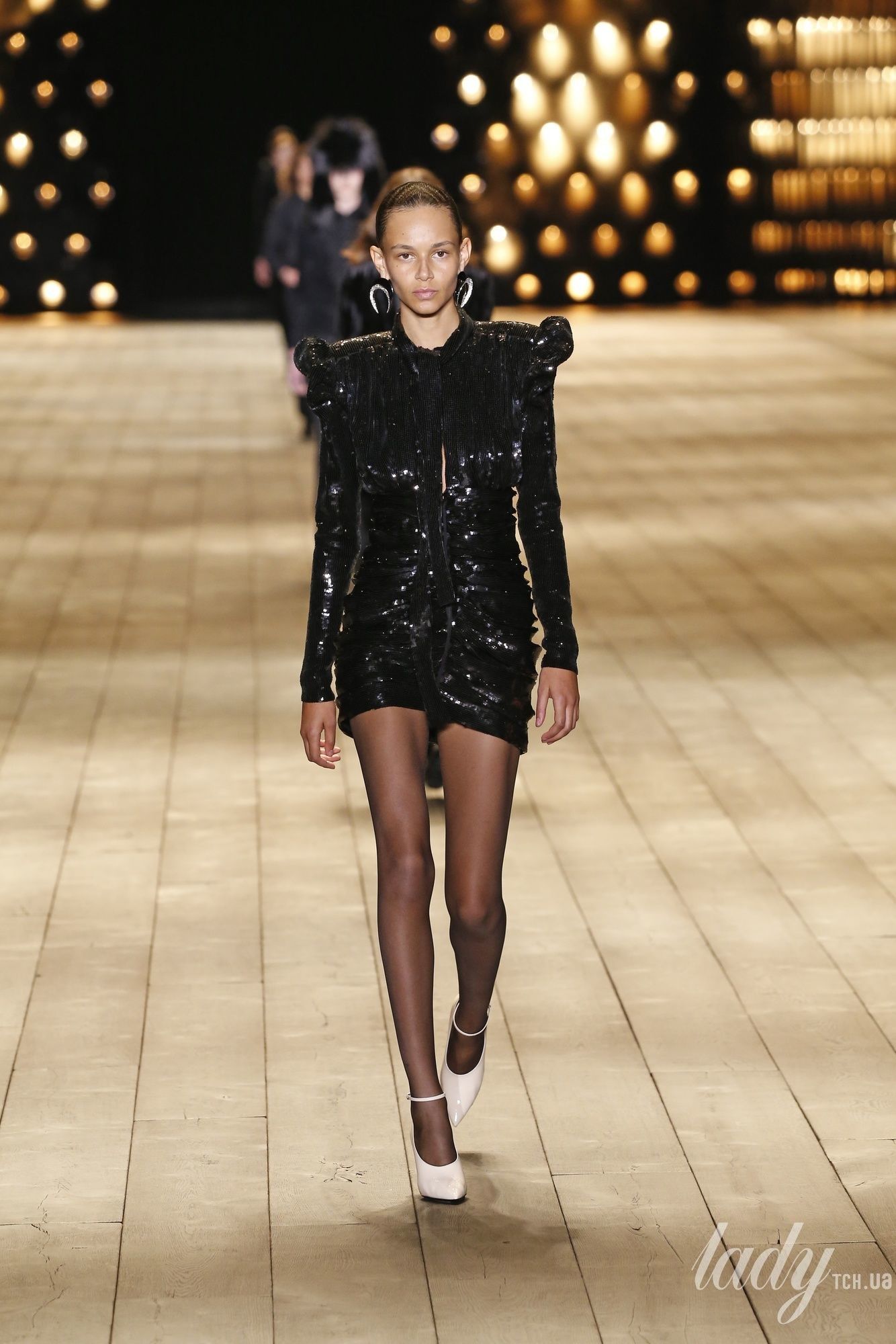 Коллекция Saint Laurent прет-а-порте сезона осень-зима 2018-2019_30