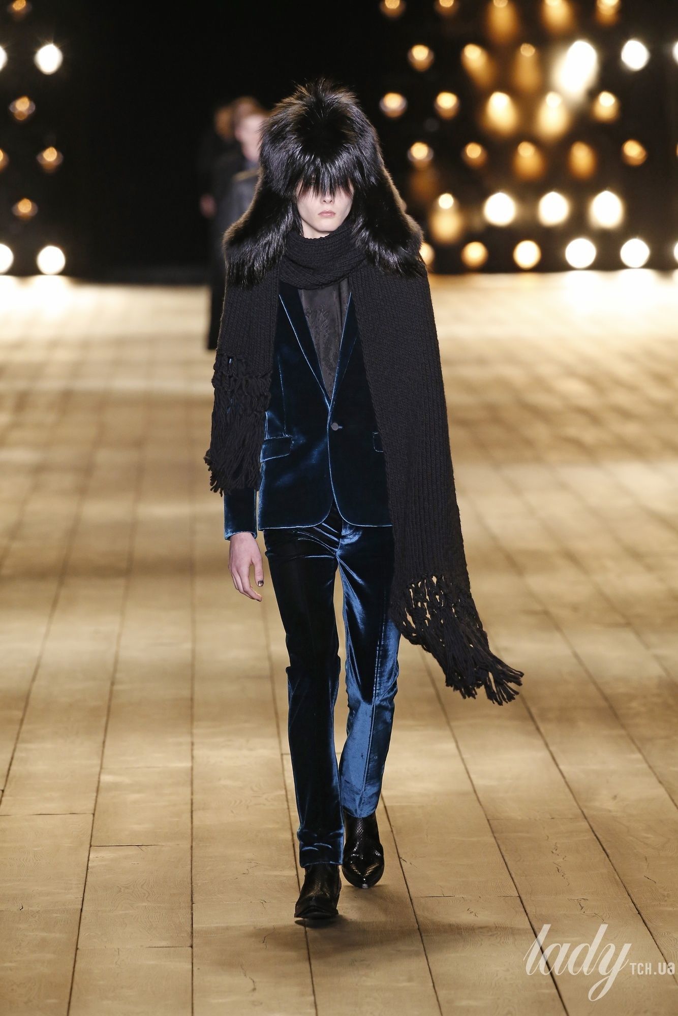 Коллекция Saint Laurent прет-а-порте сезона осень-зима 2018-2019_36