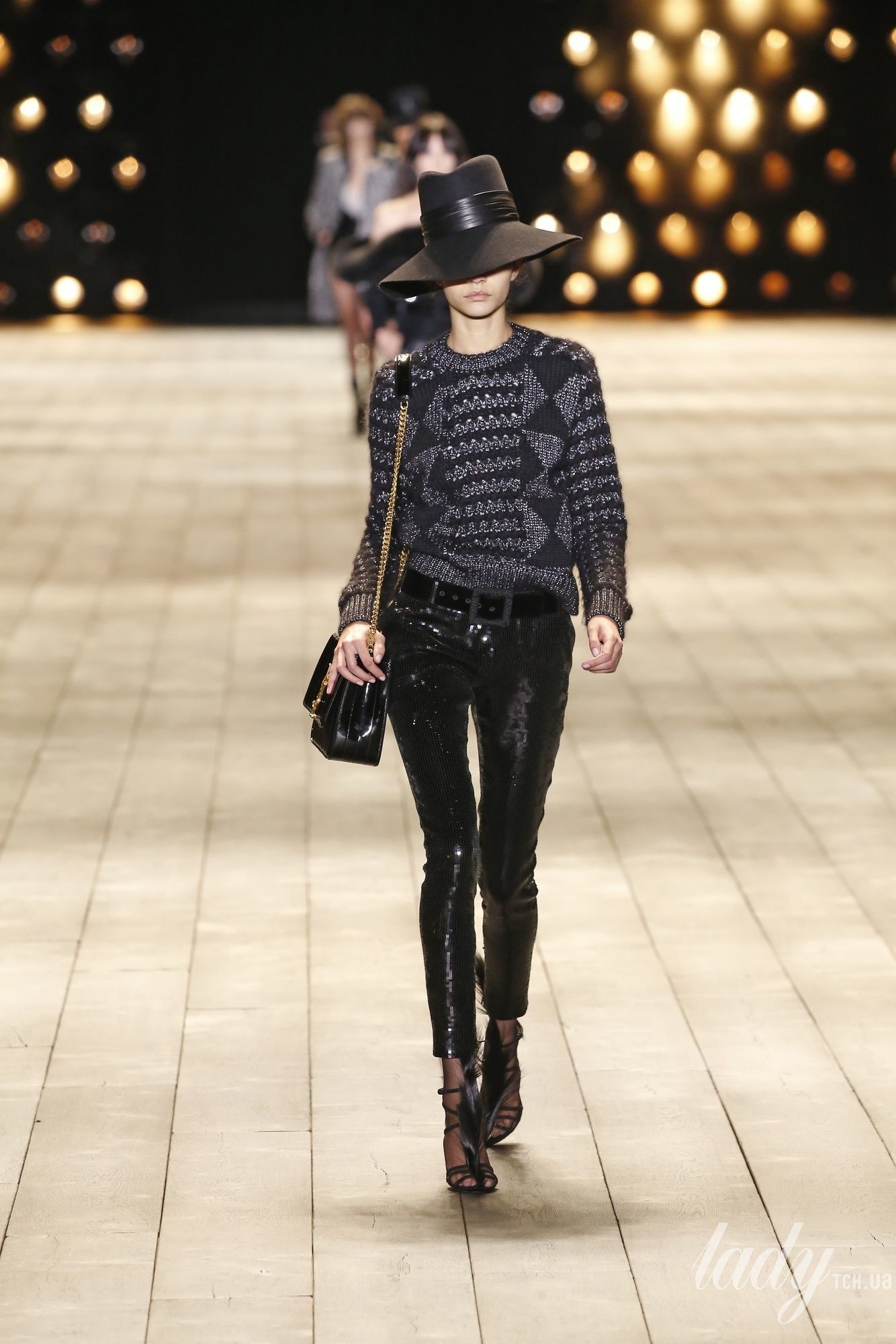 Коллекция Saint Laurent прет-а-порте сезона осень-зима 2018-2019_26