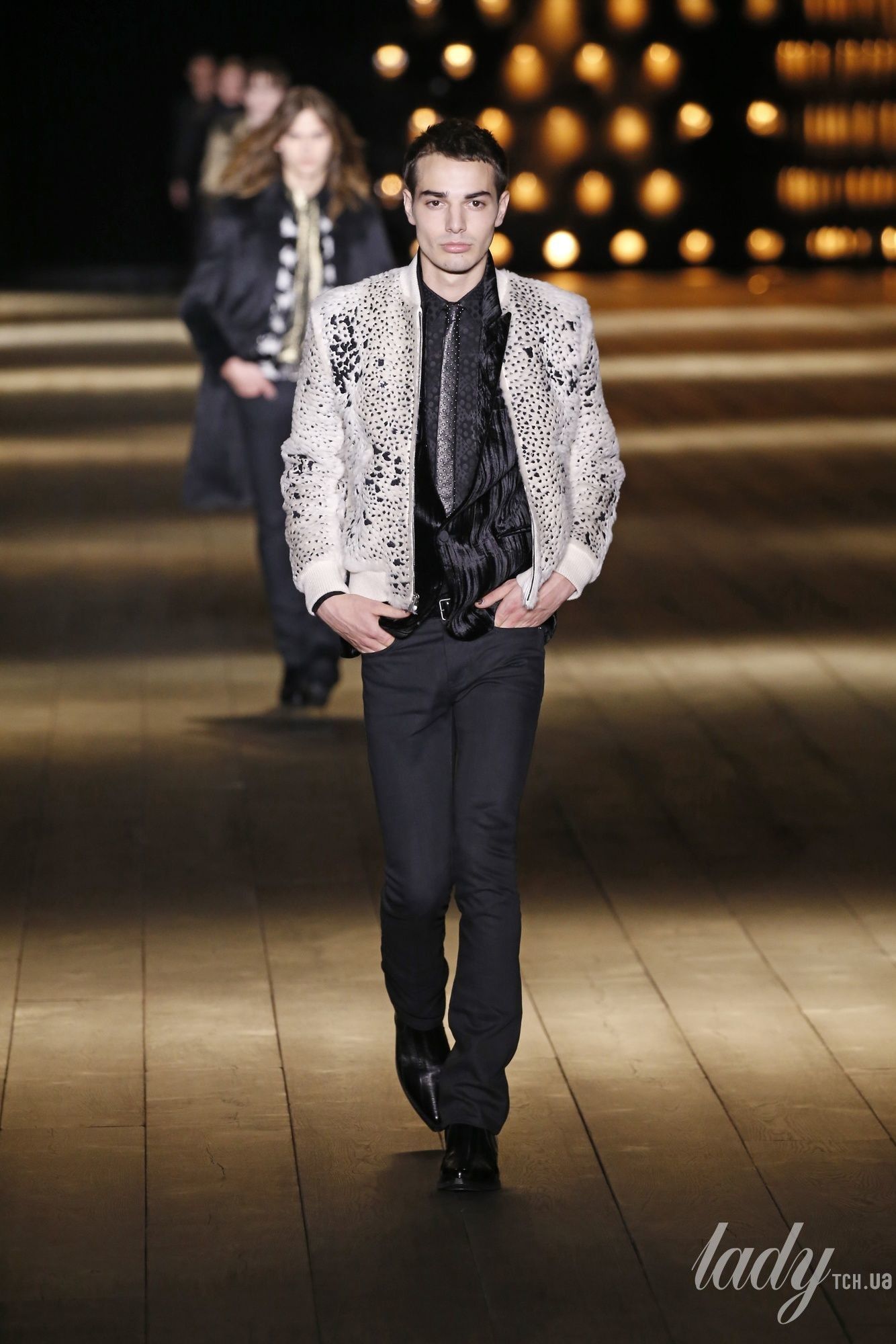 Коллекция Saint Laurent прет-а-порте сезона осень-зима 2018-2019_45