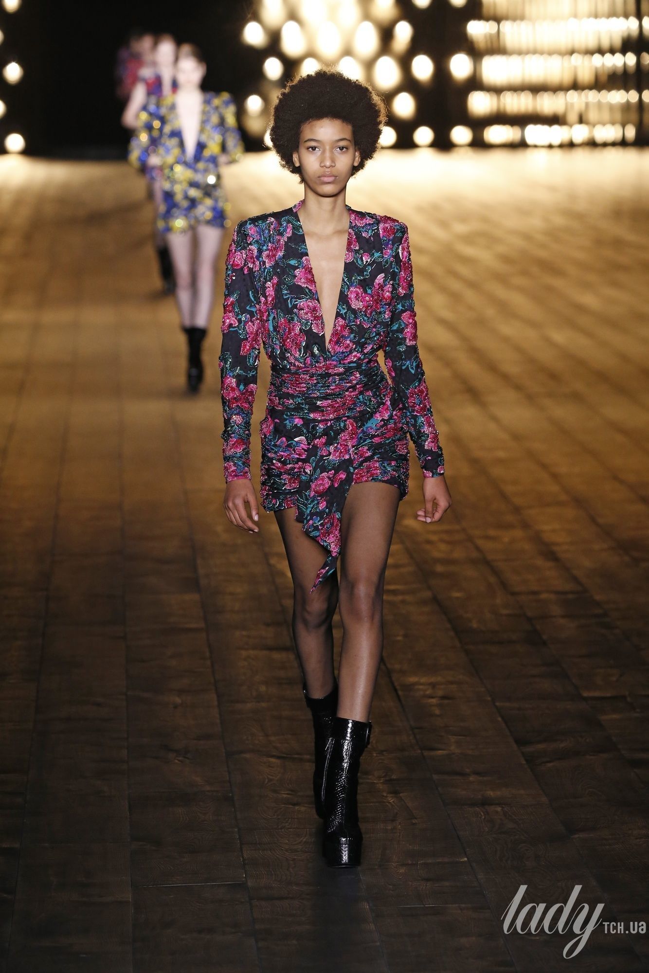 Коллекция Saint Laurent прет-а-порте сезона осень-зима 2018-2019_63